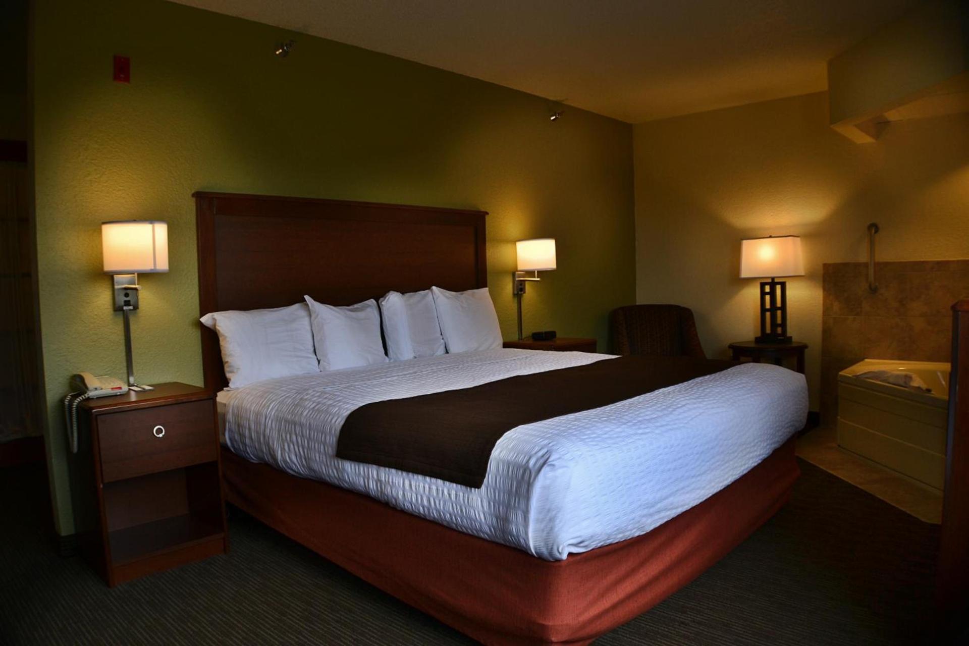 AmericInn by Wyndham Calumet photo 39