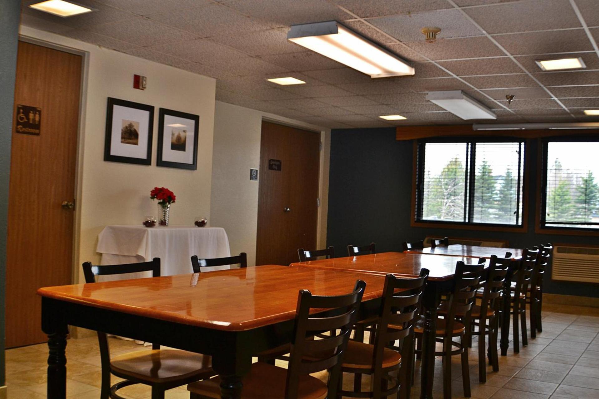 AmericInn by Wyndham Calumet photo 17