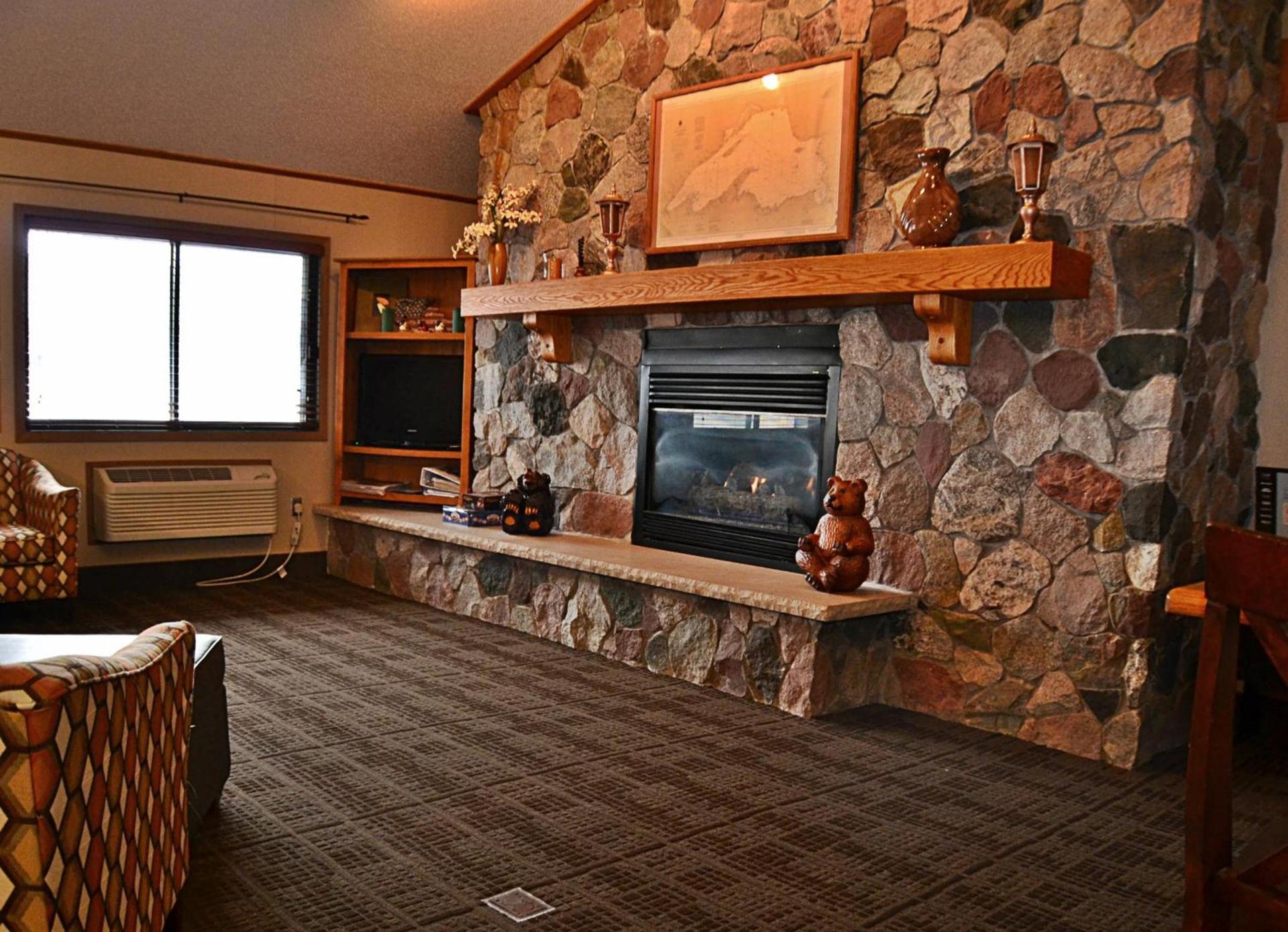 AmericInn by Wyndham Calumet photo 14