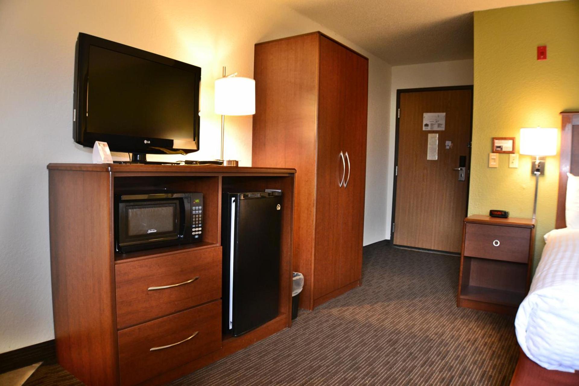 AmericInn by Wyndham Calumet photo 51
