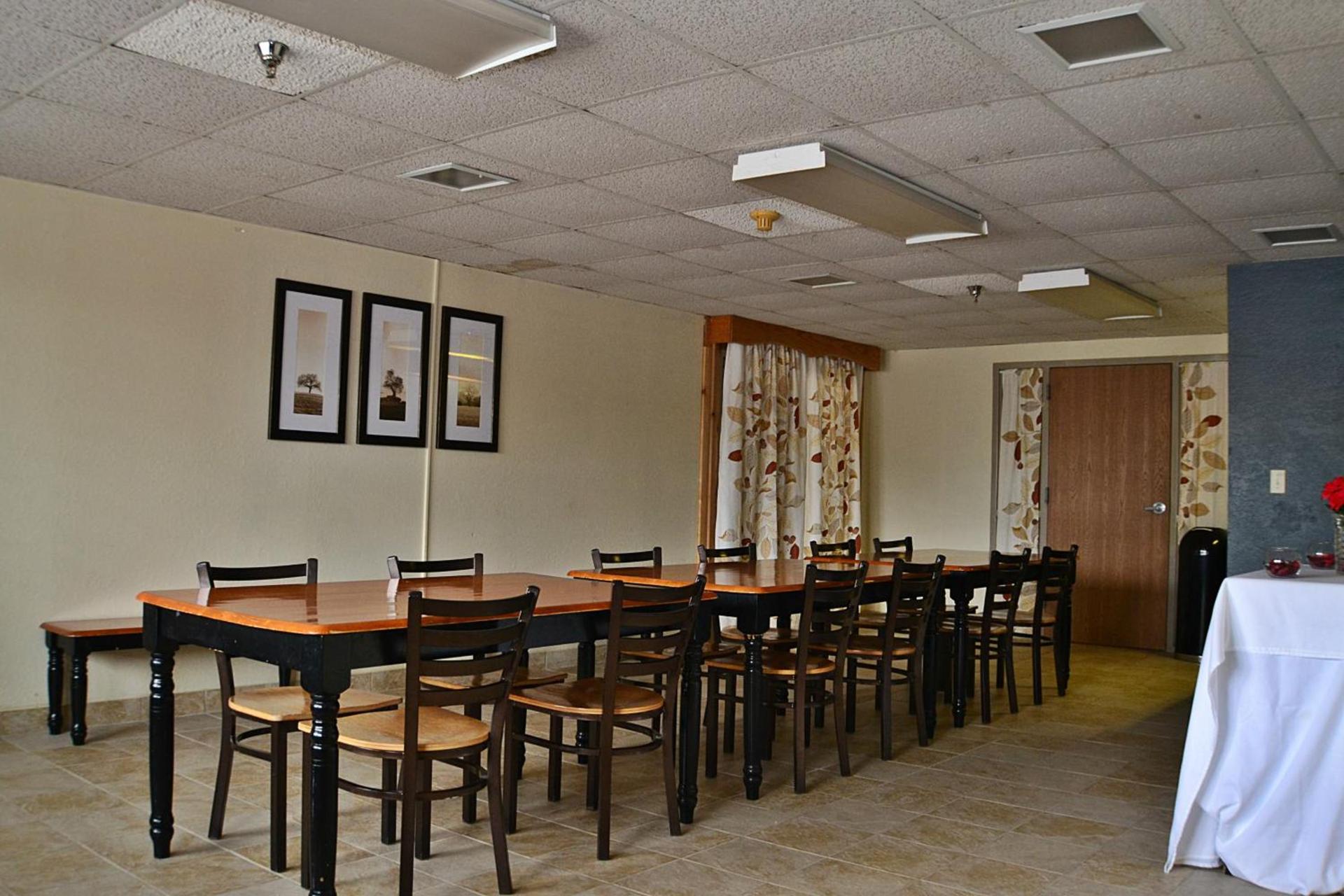 AmericInn by Wyndham Calumet photo 63