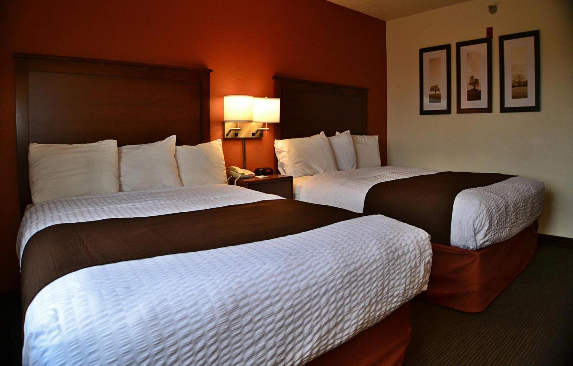 AmericInn by Wyndham Calumet photo 7