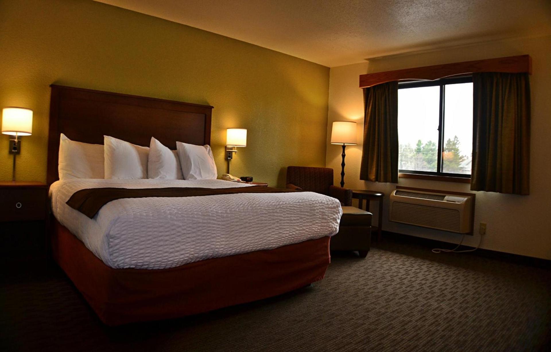 AmericInn by Wyndham Calumet photo 10