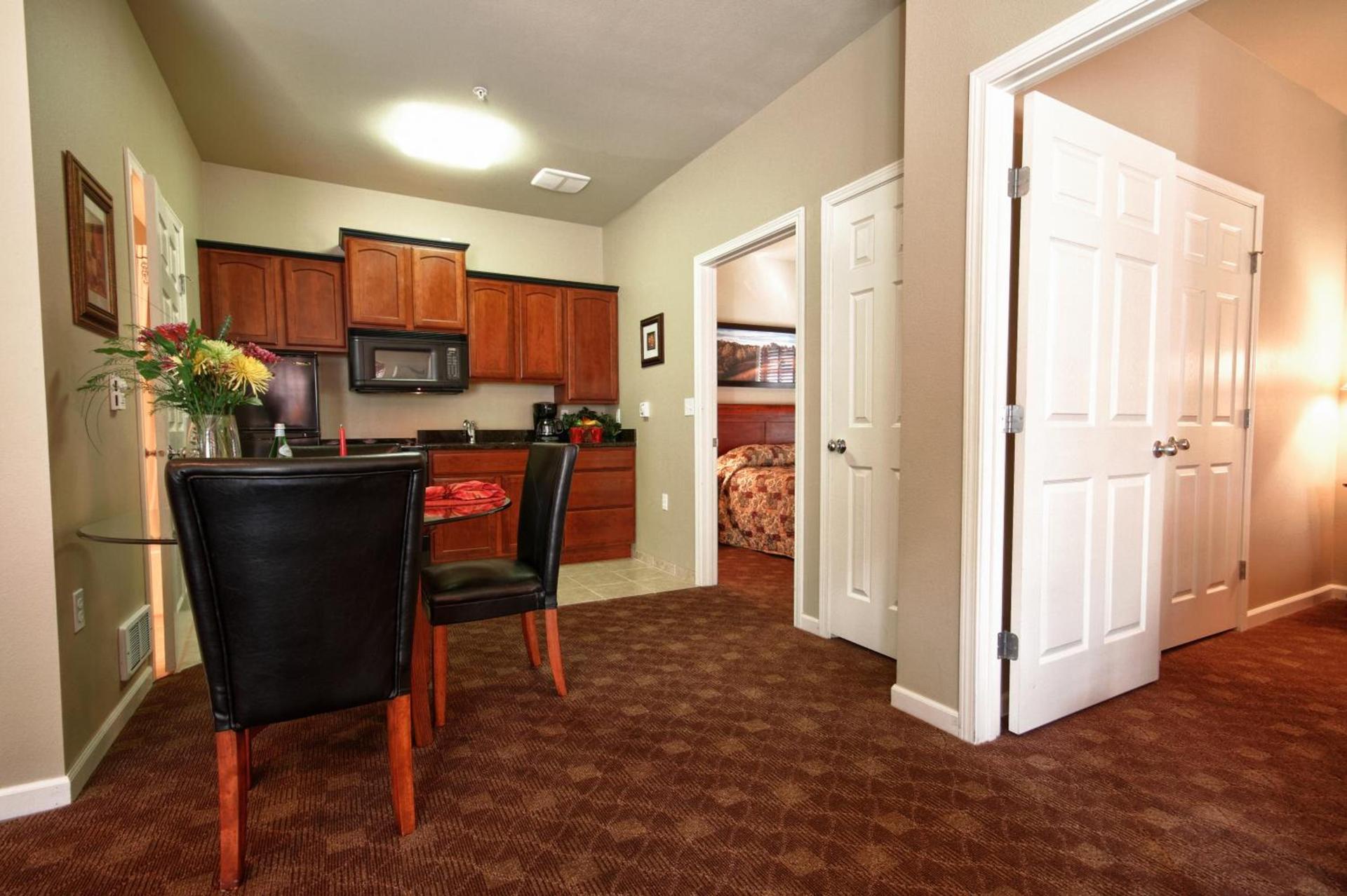 Stratford Suites Spokane Airport photo 12