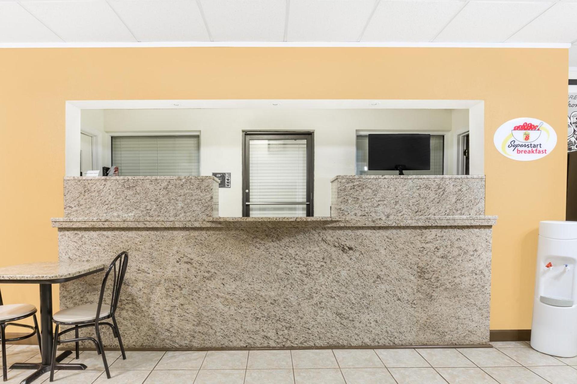 Super 8 by Wyndham Santee/I-95 photo 21