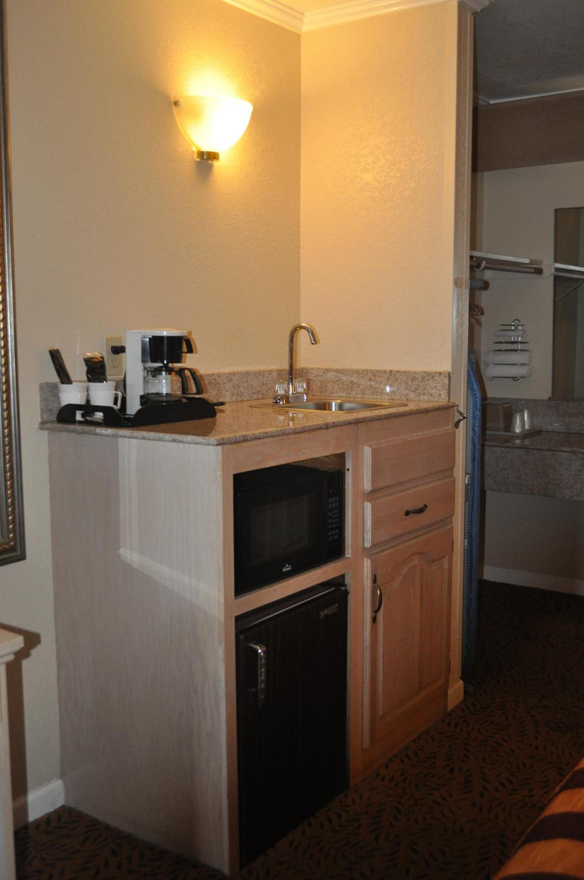 Executive Inn & Suites Sacramento photo 13
