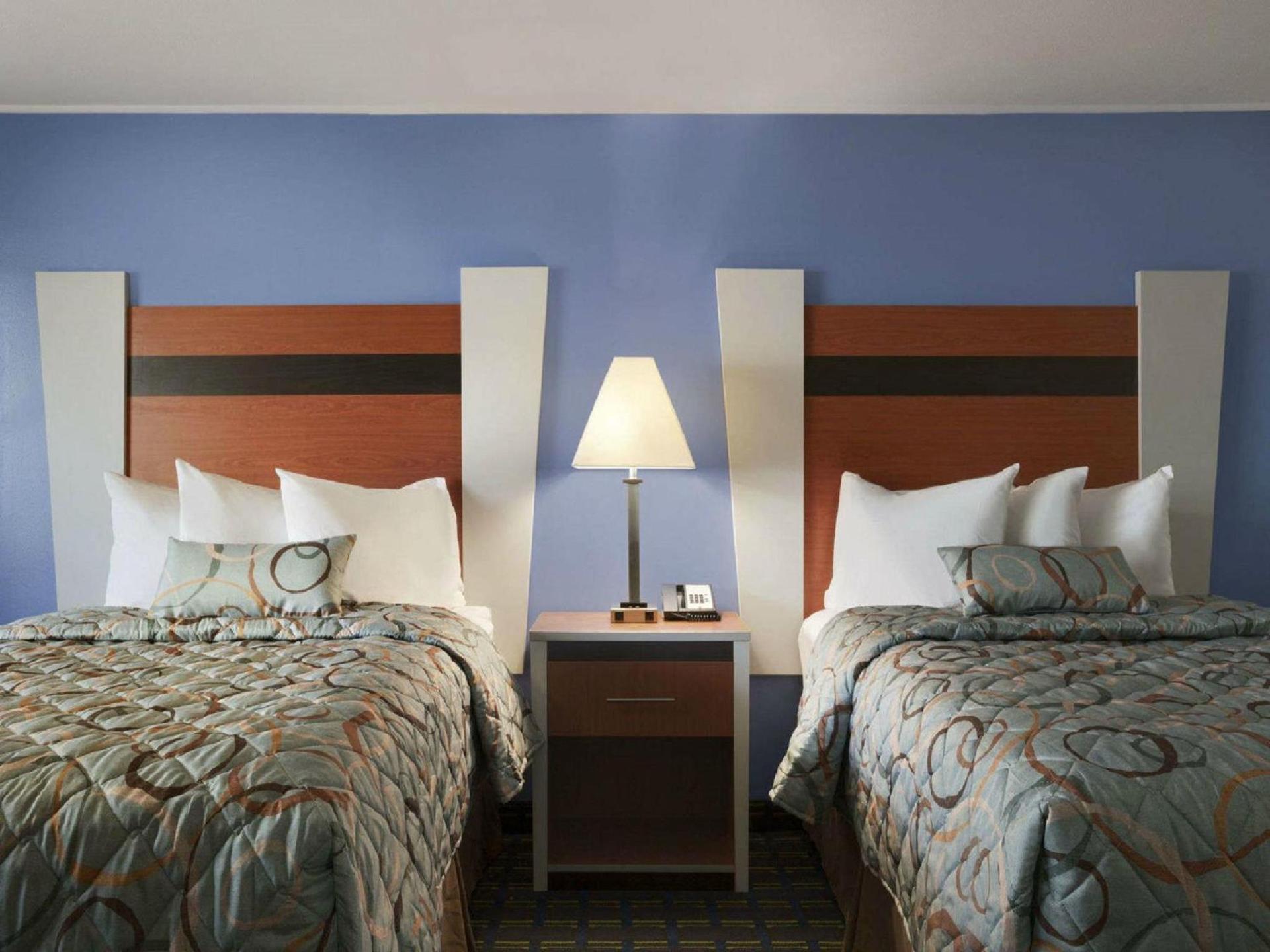 Days Inn by Wyndham - Cape Cod photo 30
