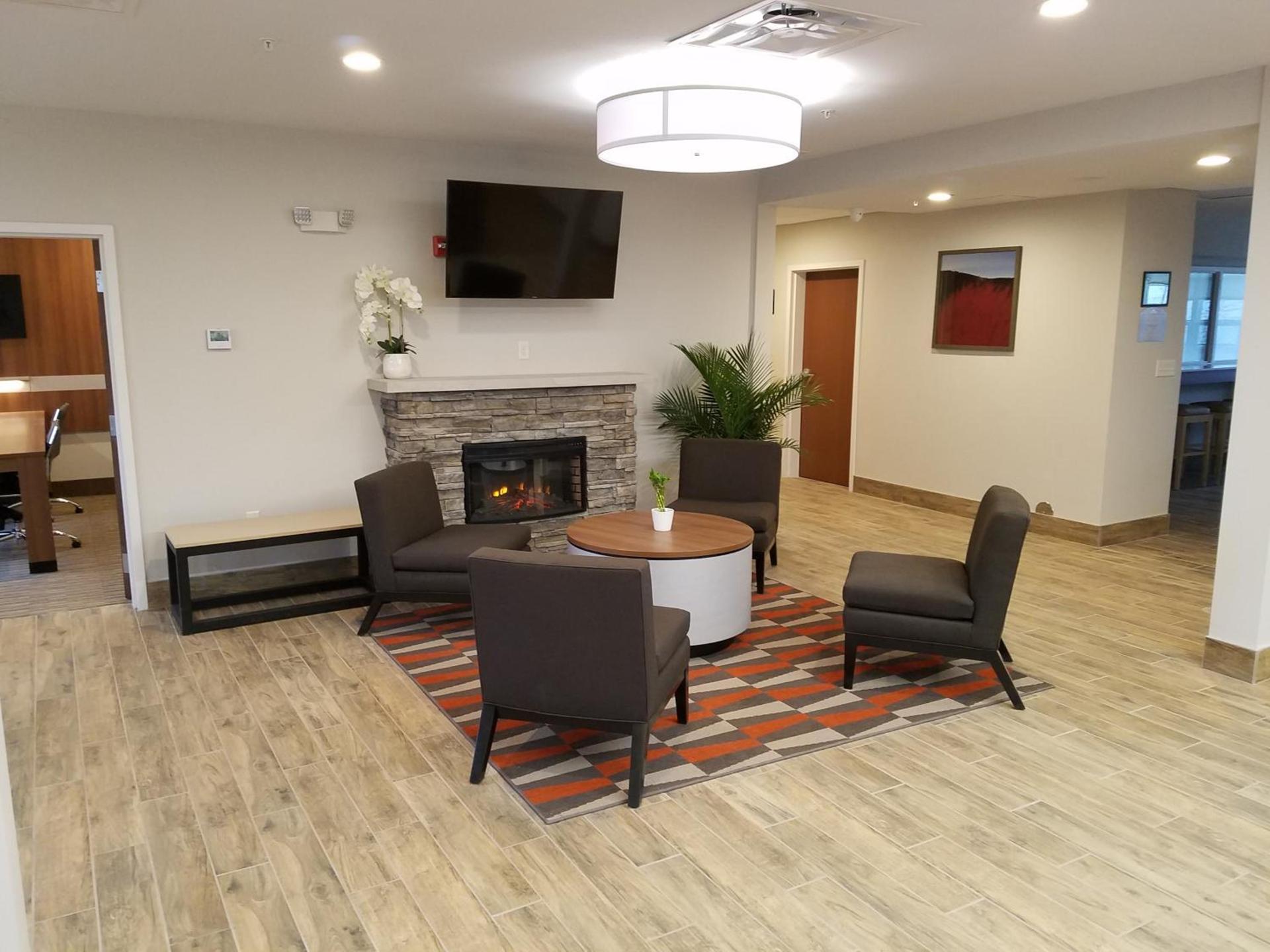 Microtel Inn & Suites by Wyndham Niagara Falls photo 41