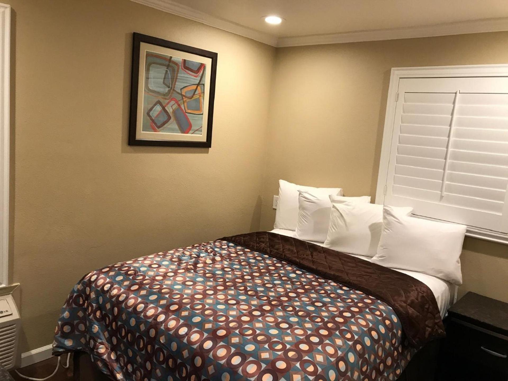 Berkshire Motor Hotel photo 33