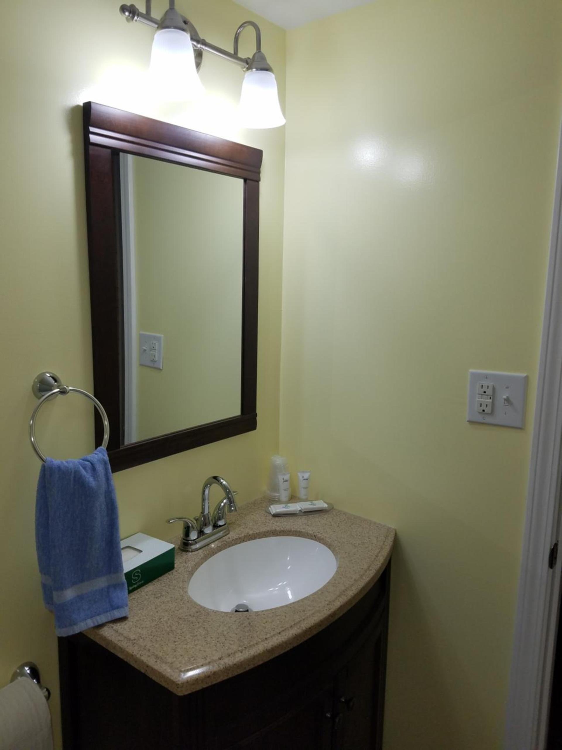 A Holiday Motel - Maggie Valley photo 41