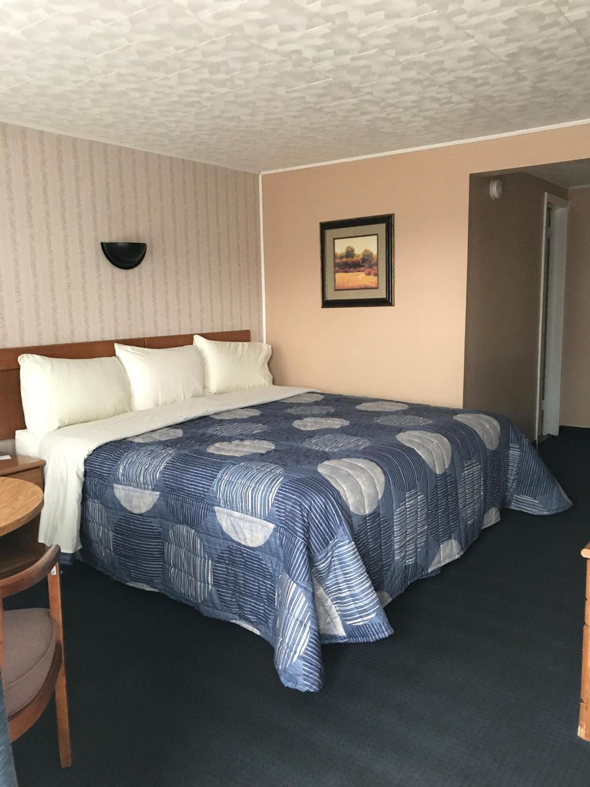 Moonlite Motel photo 27