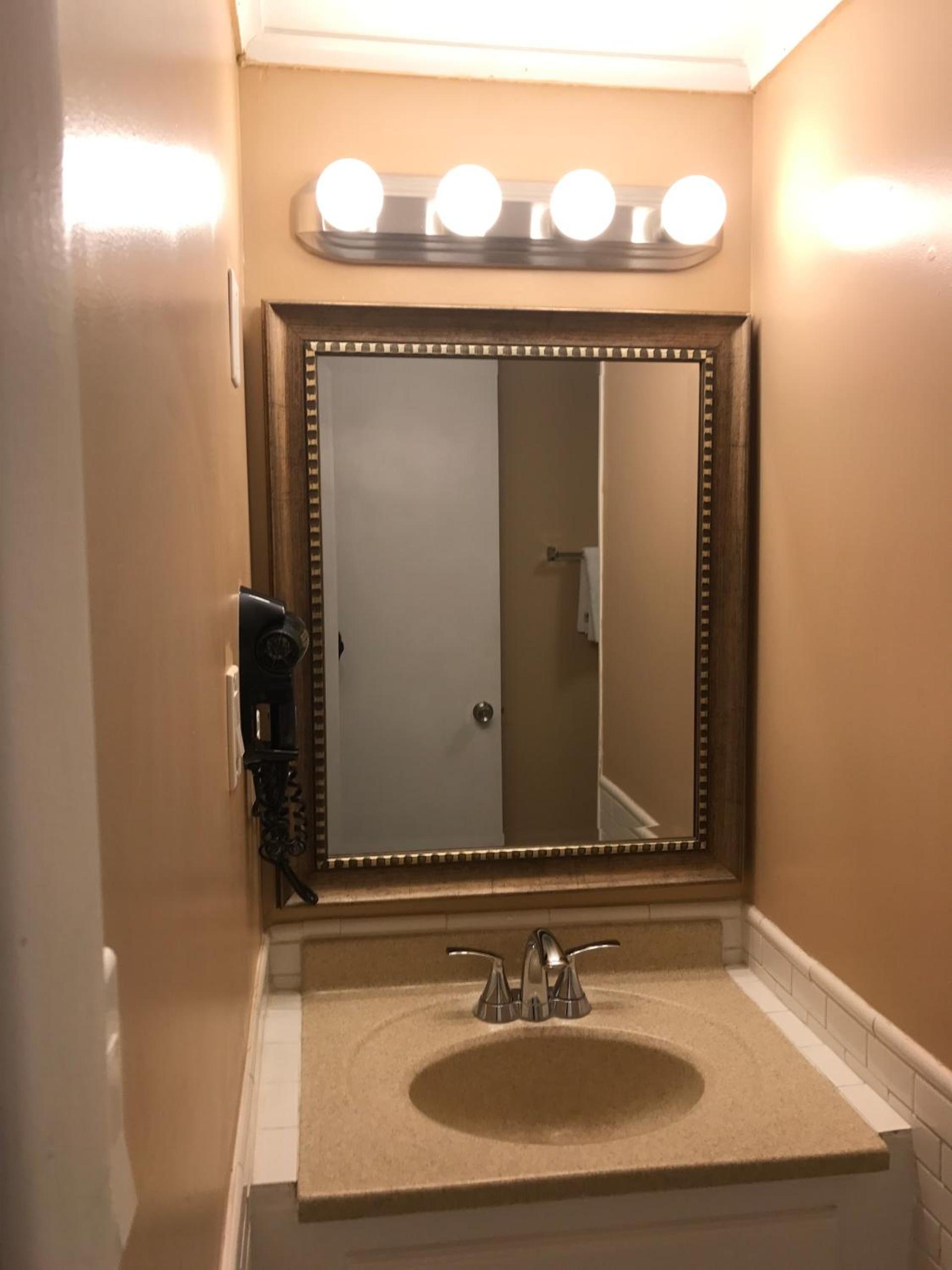 Moonlite Motel photo 18