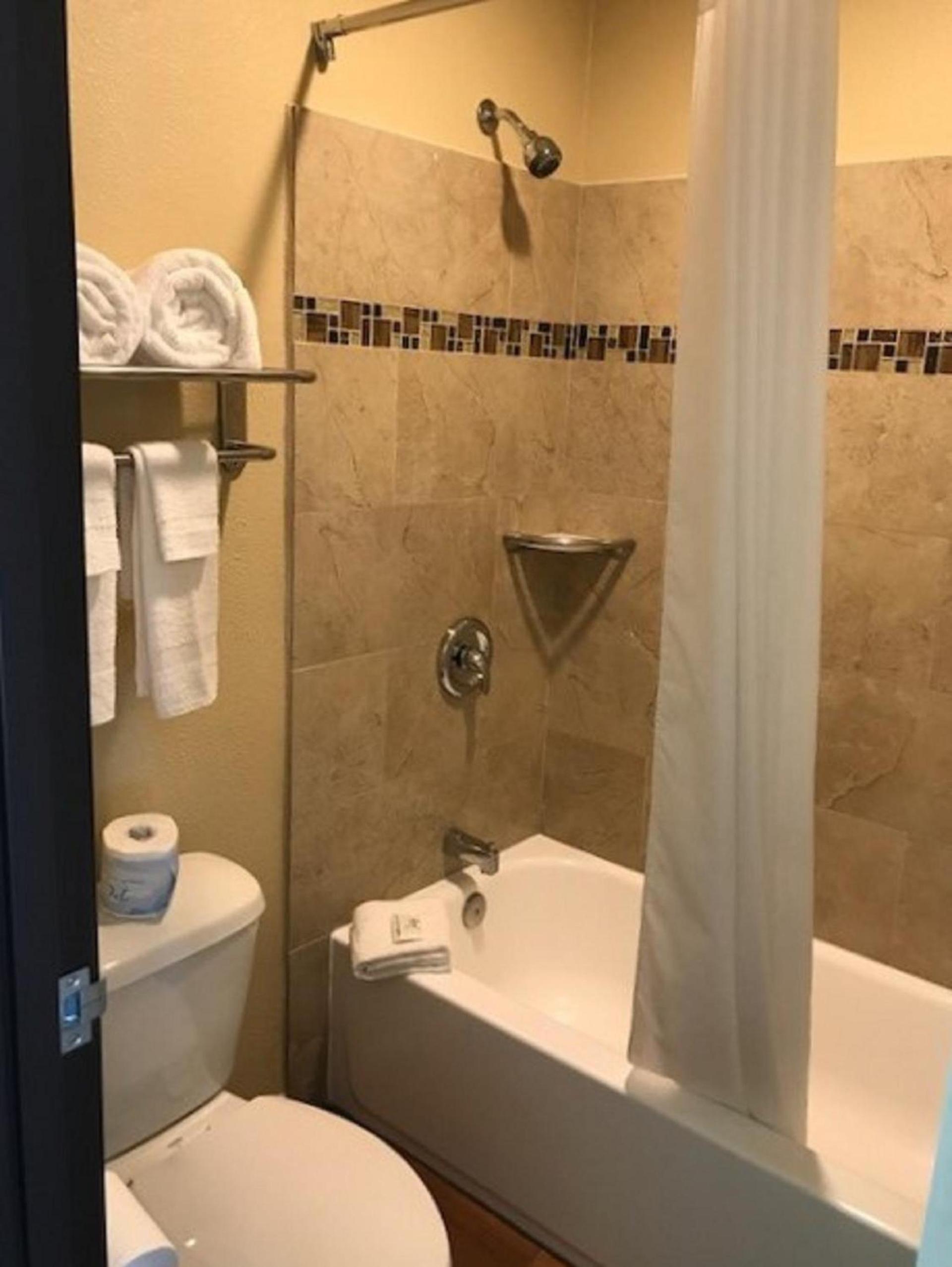 Berkshire Motor Hotel photo 24