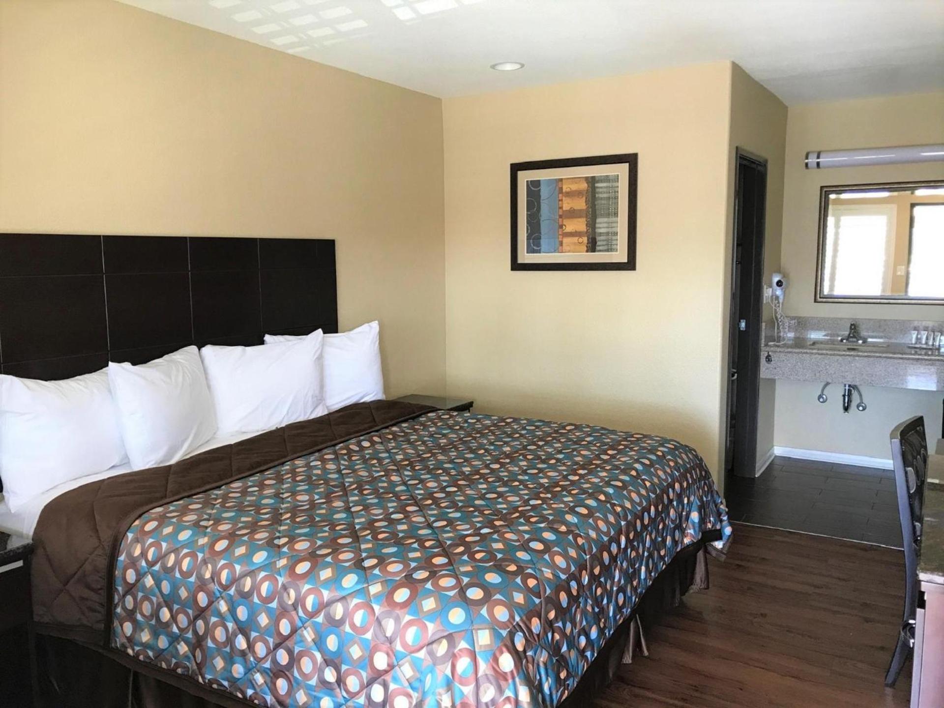 Berkshire Motor Hotel photo 20