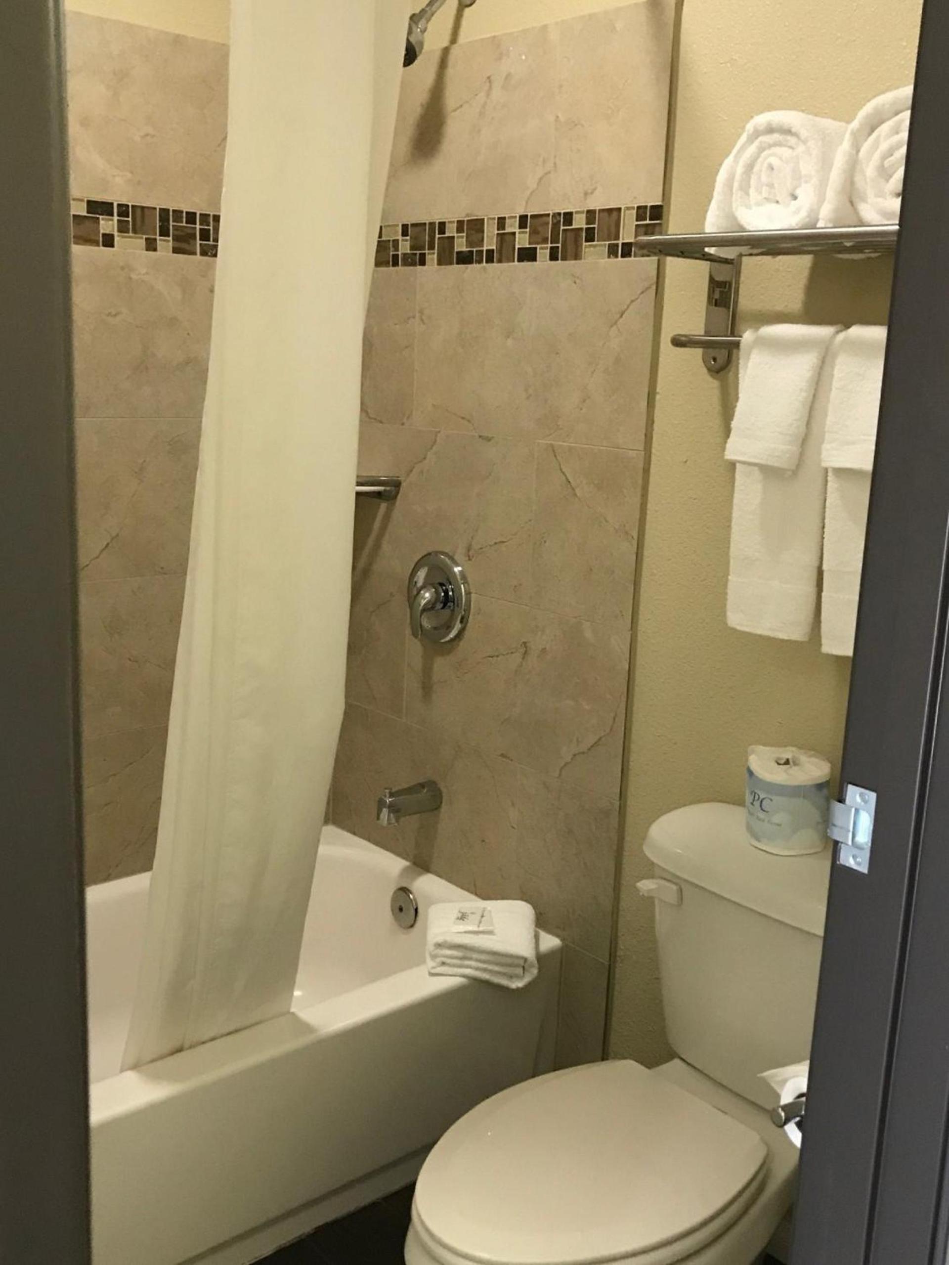 Berkshire Motor Hotel photo 21