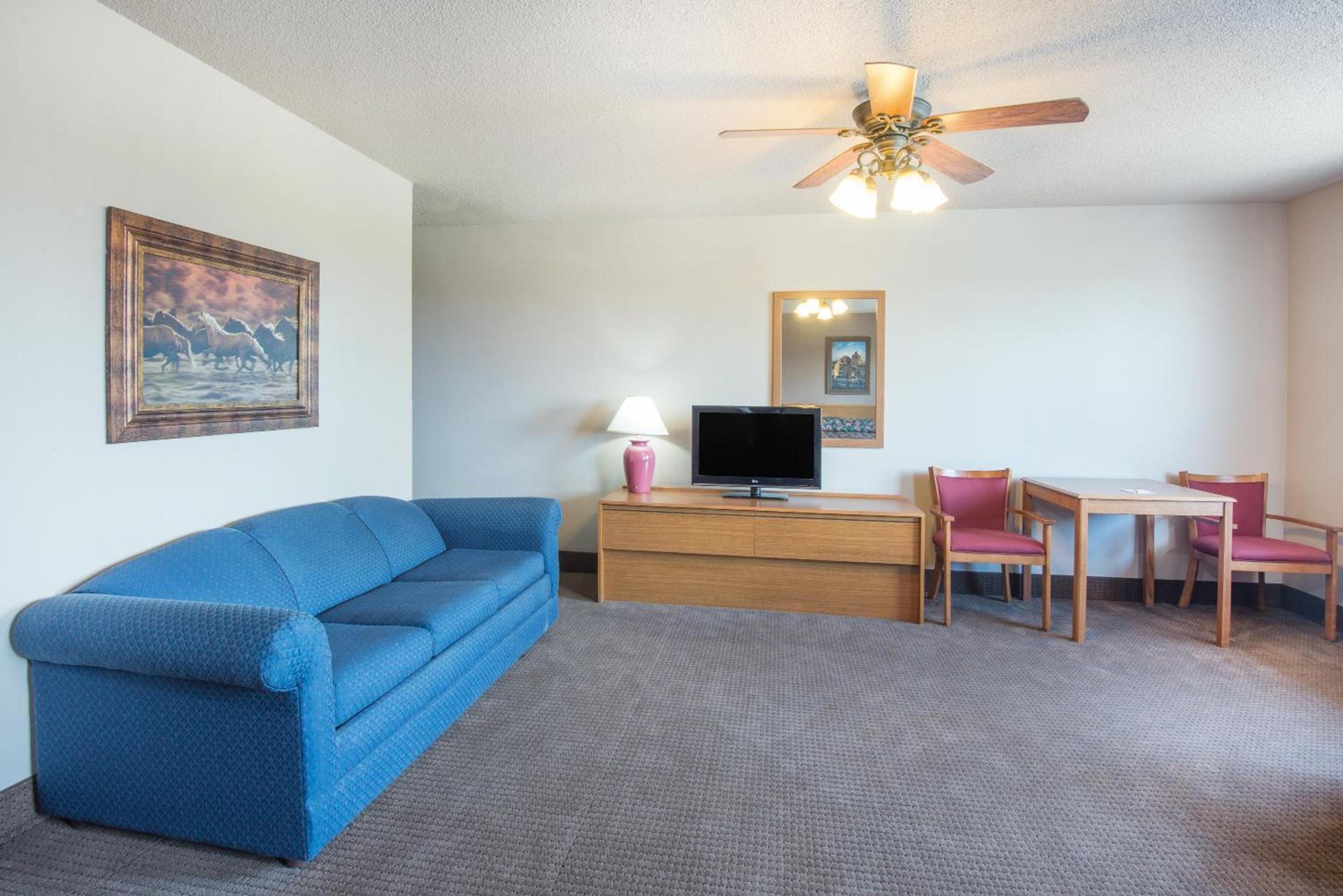 Super 8 by Wyndham Abilene KS photo 25