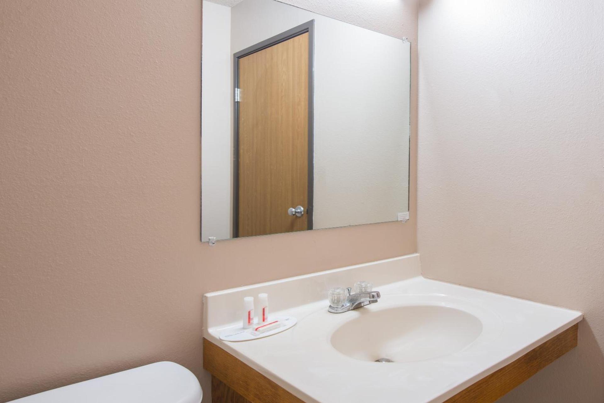 Super 8 by Wyndham Abilene KS photo 20