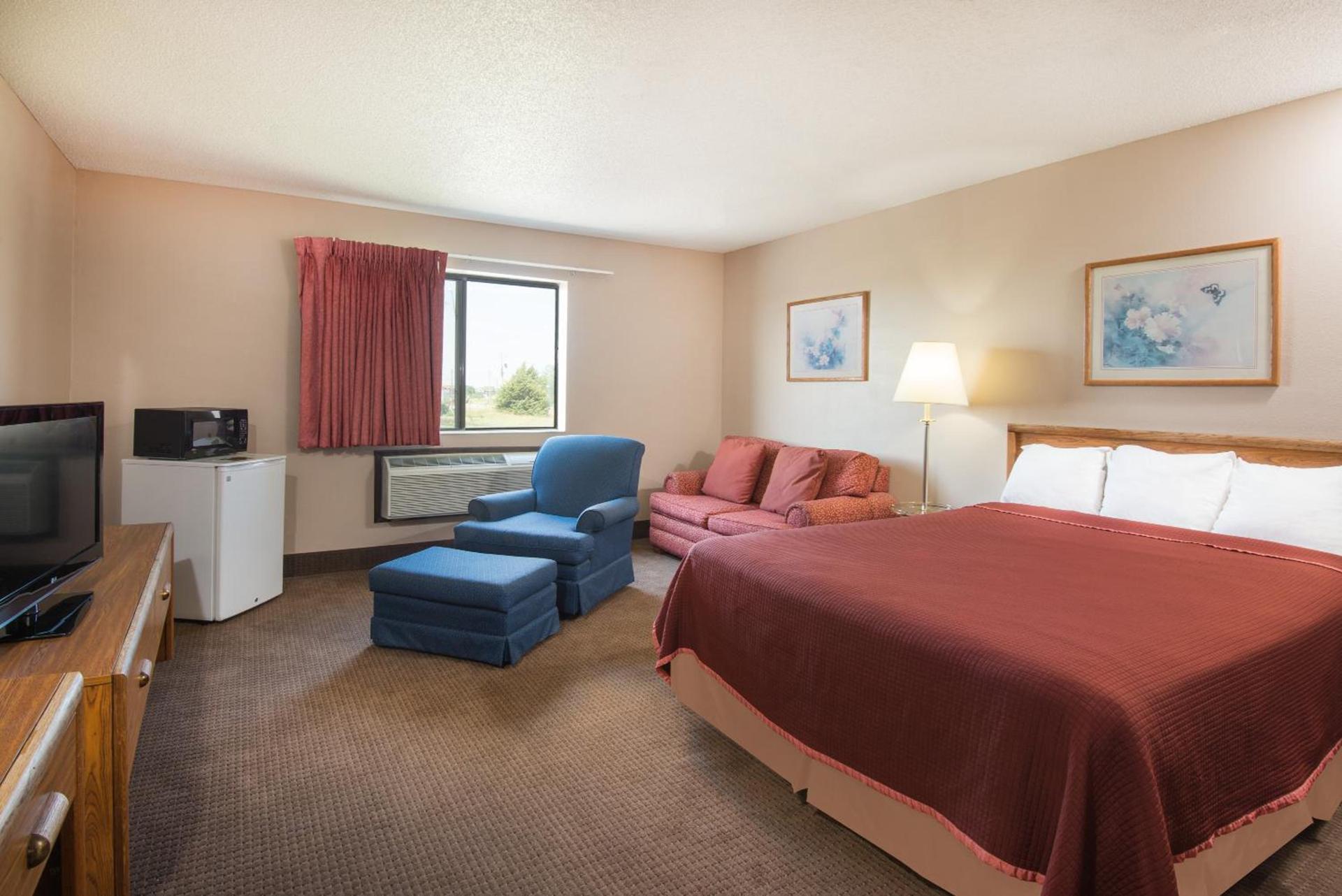 Super 8 by Wyndham Abilene KS photo 17
