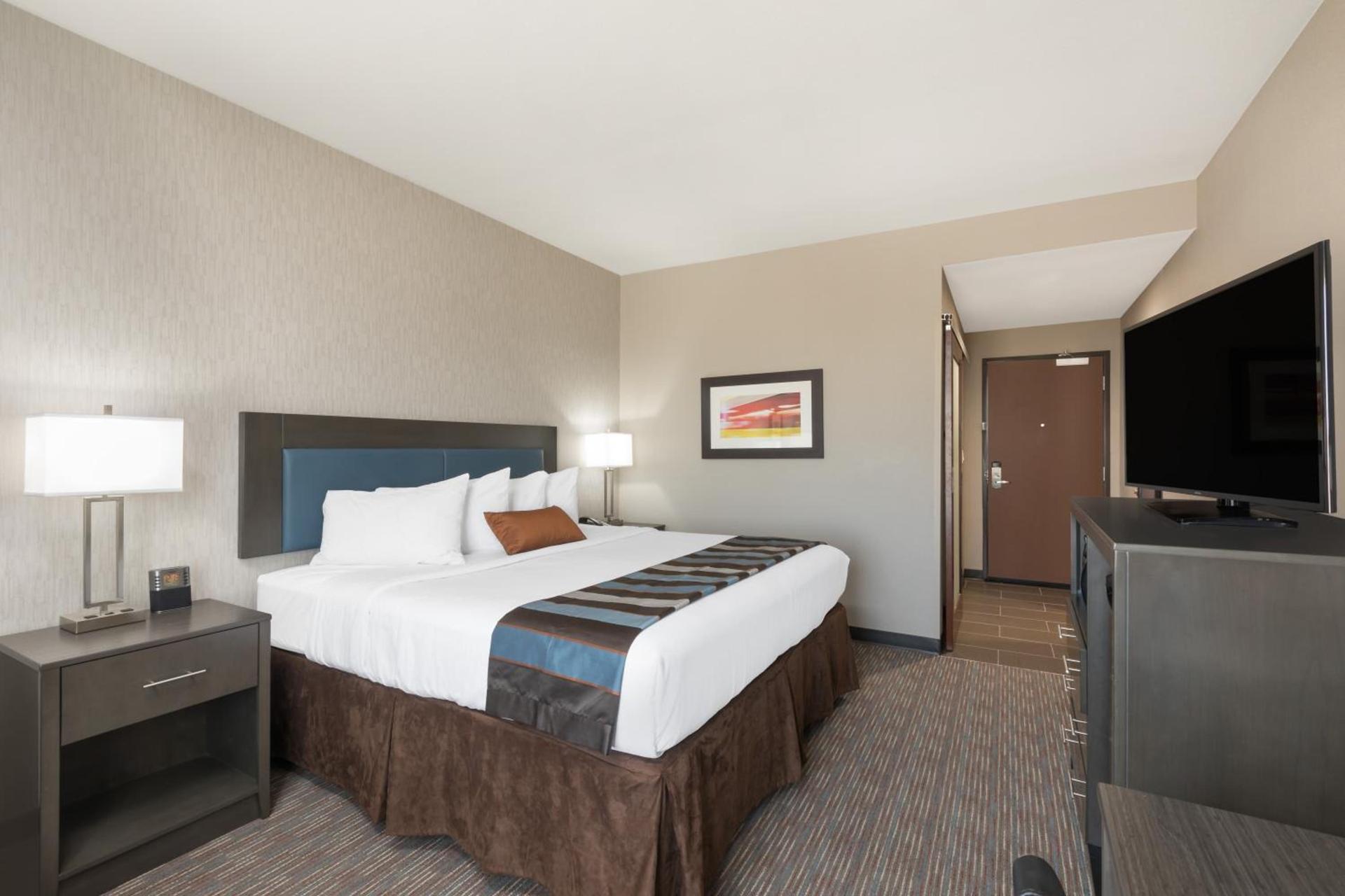 Wingate by Wyndham Lubbock photo 24