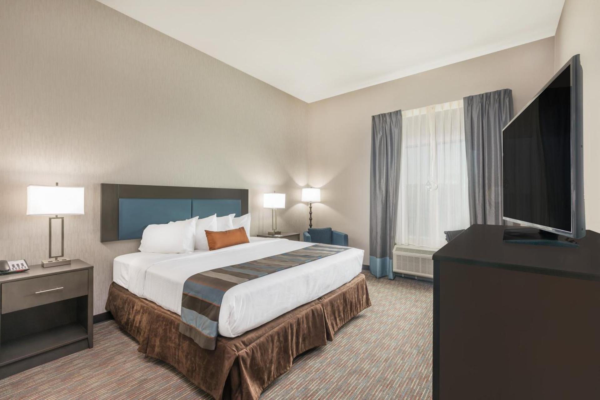 Wingate by Wyndham Lubbock photo 20
