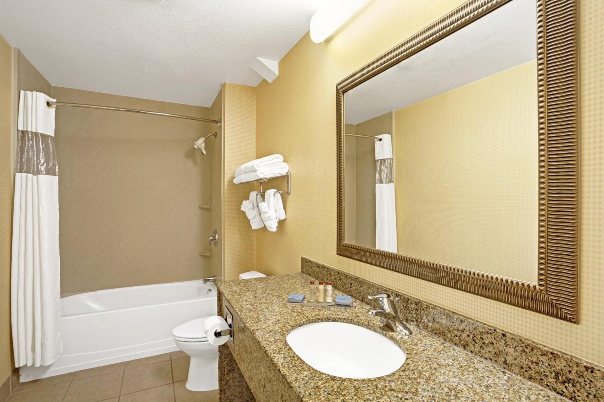Wingate by Wyndham Atlanta Fairburn photo 18