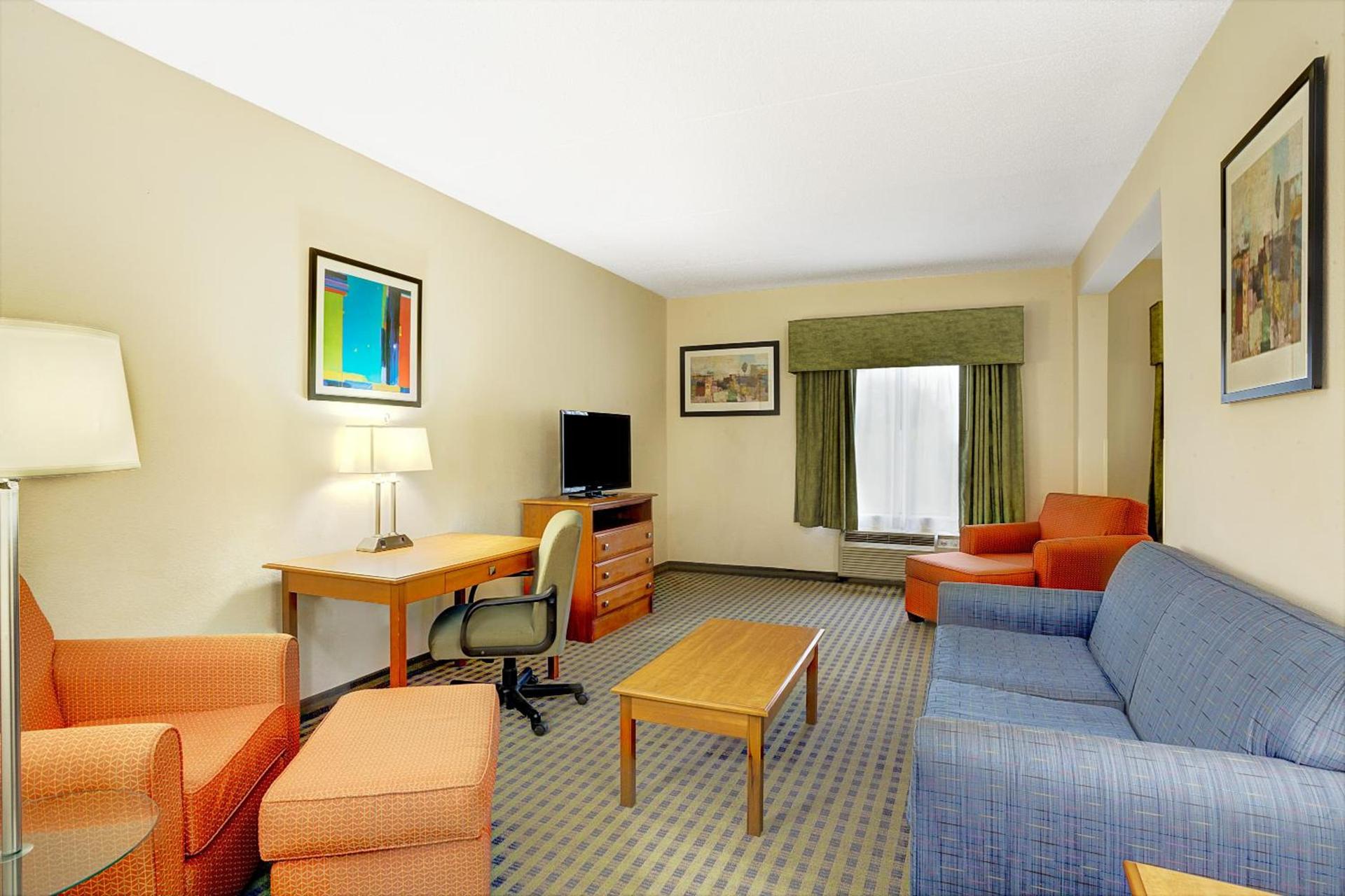 Wingate by Wyndham Atlanta Fairburn photo 10