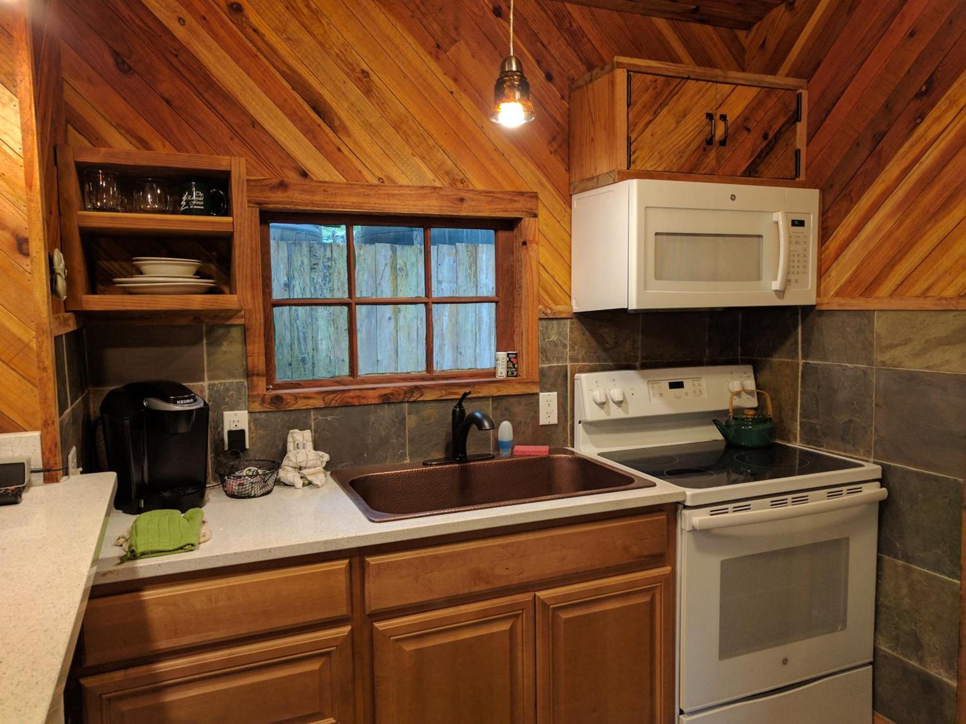 Emerald Forest Cabins photo 12
