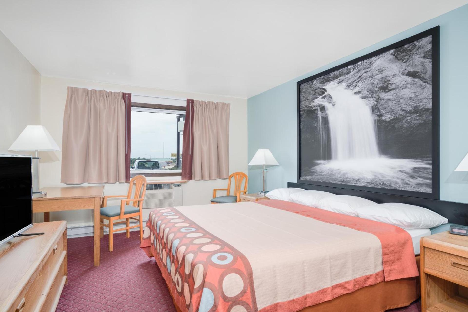 Super 8 by Wyndham Tomah Wisconsin photo 21