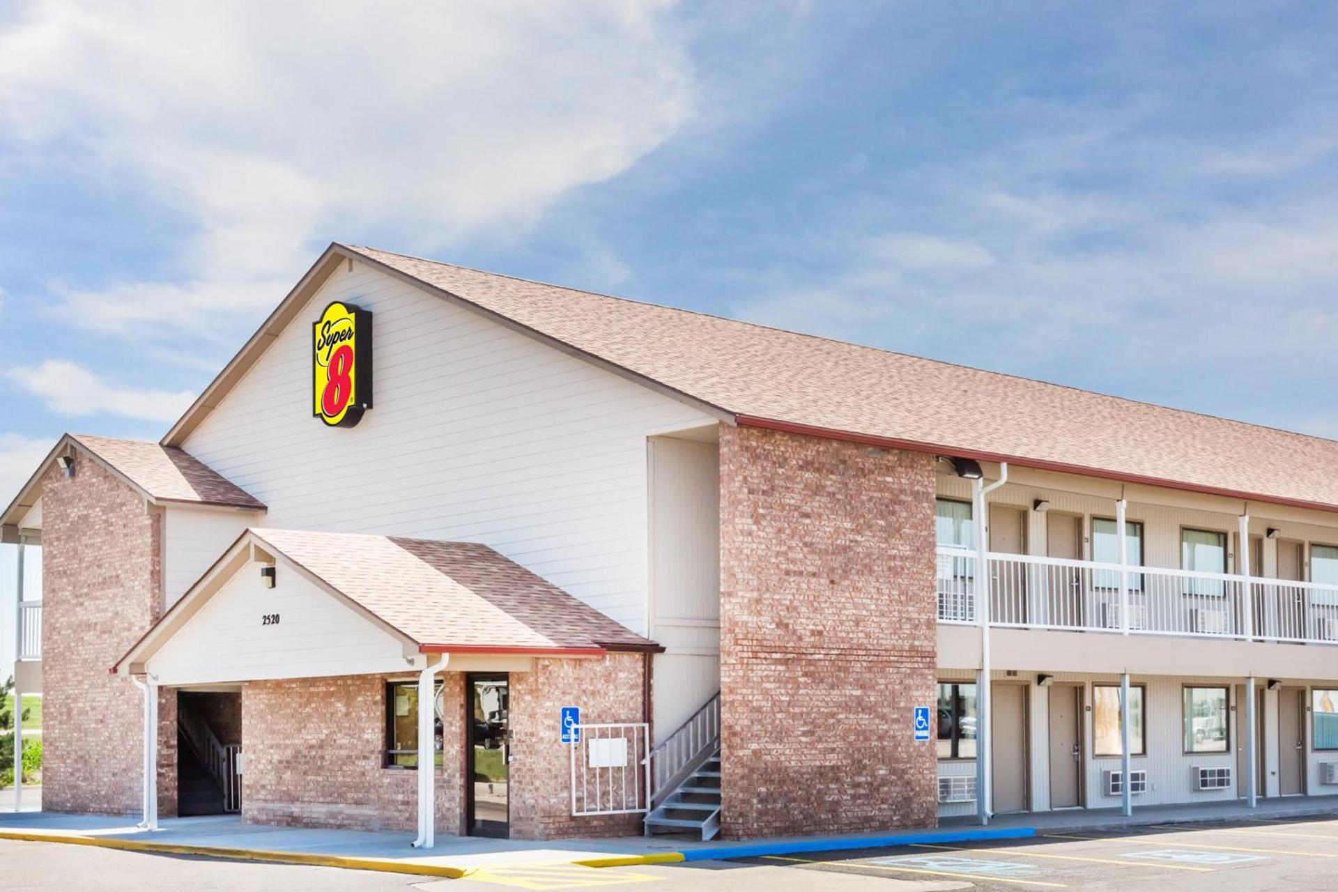 Super 8 by Wyndham Goodland photo 32