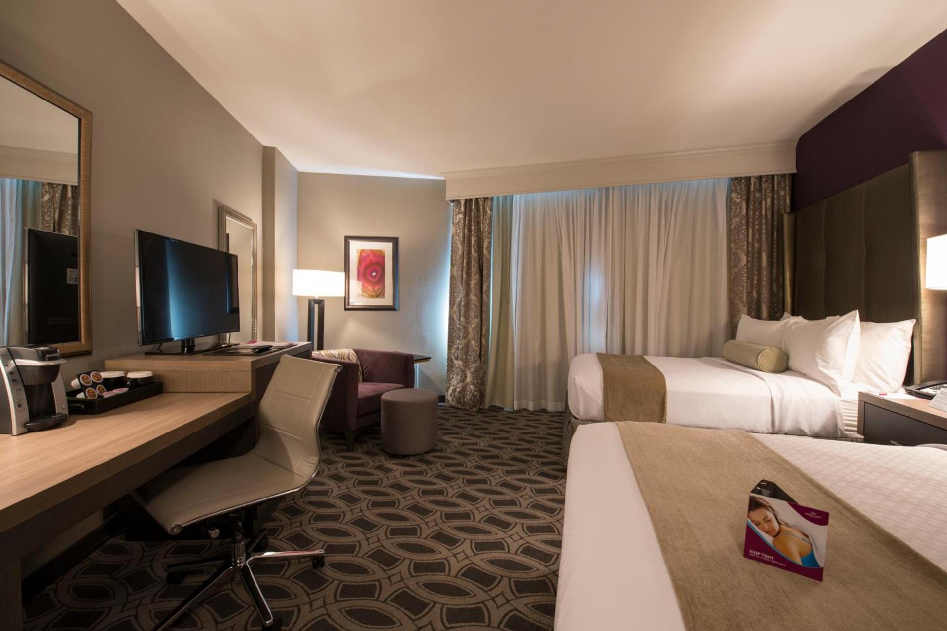 Crowne Plaza Saddle Brook by IHG photo 2