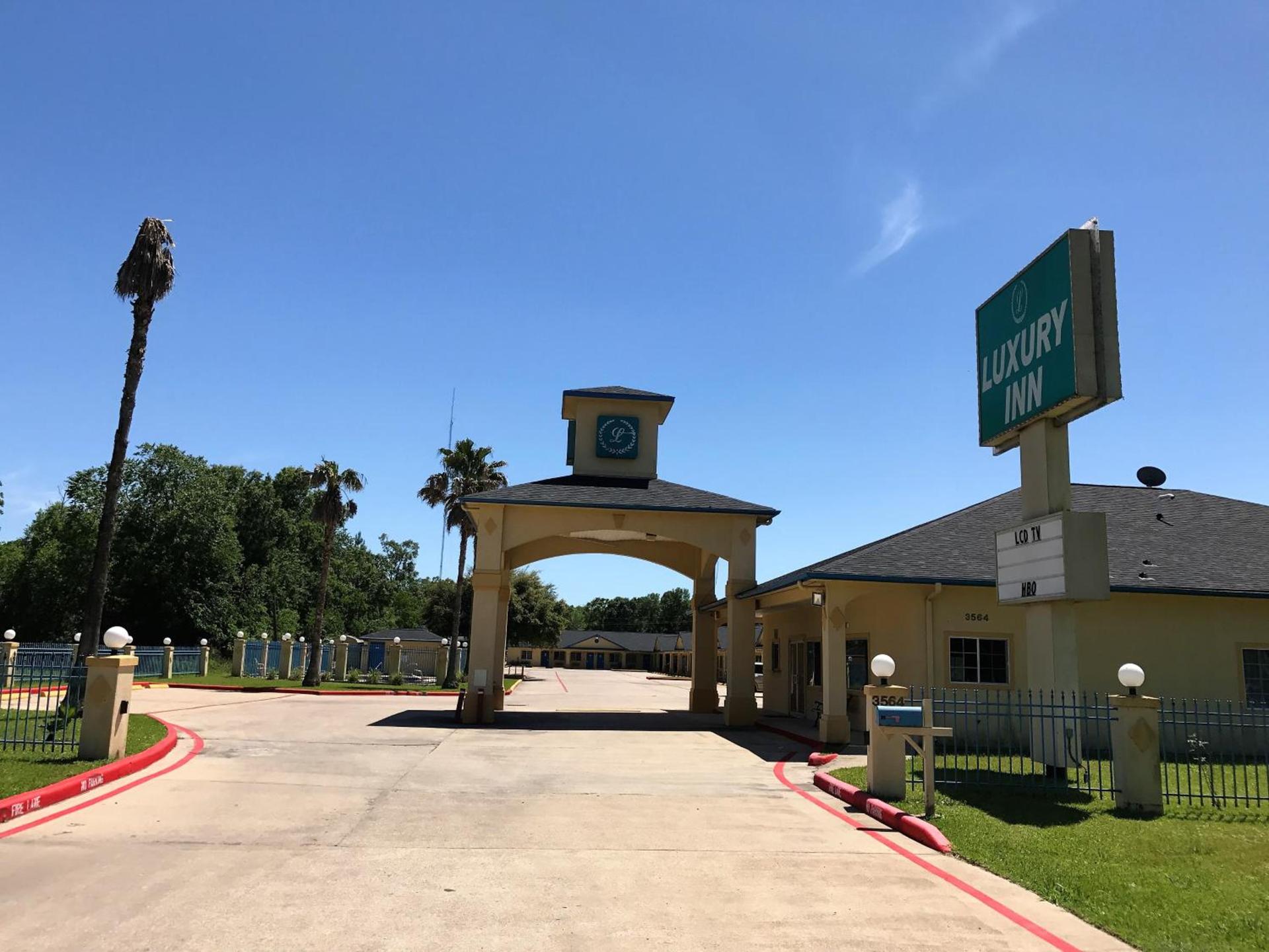 Luxury Inn Liberty photo 31