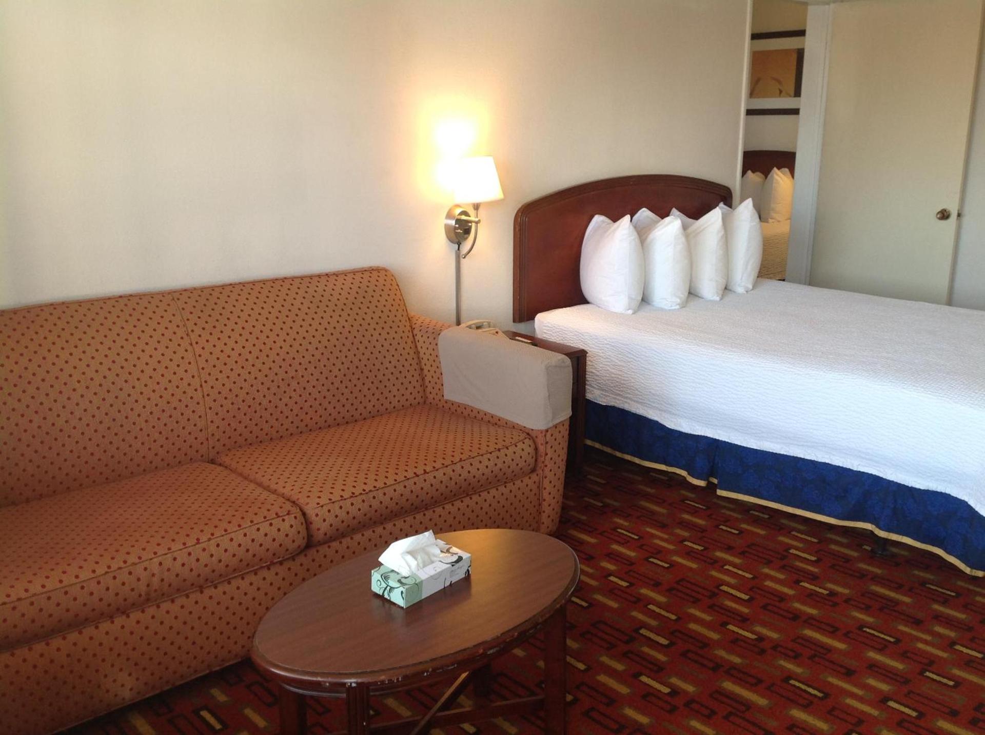 Eunice Plaza Motel photo 40