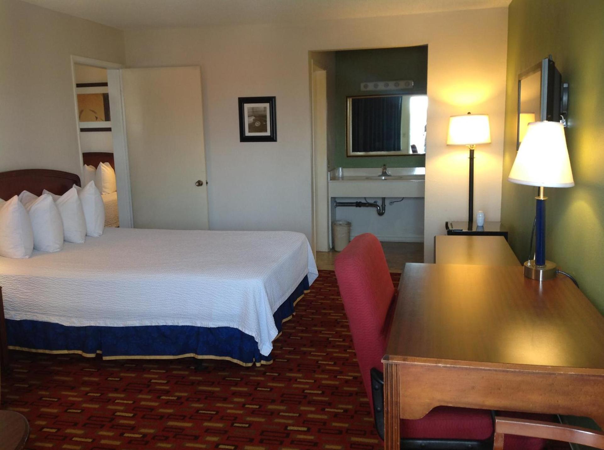 Eunice Plaza Motel photo 39