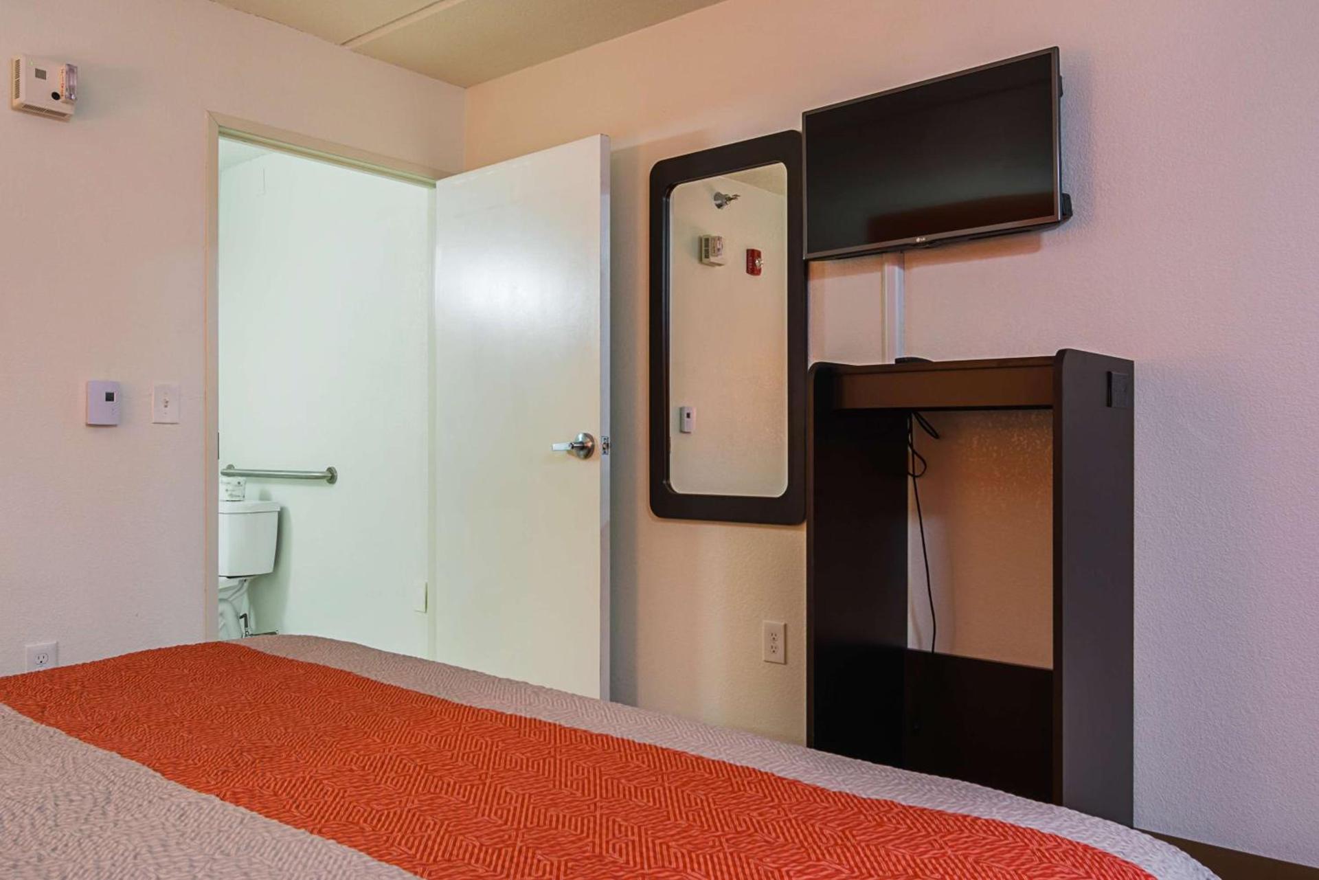 Motel 6-Tucker, GA - Atlanta Northeast photo 22