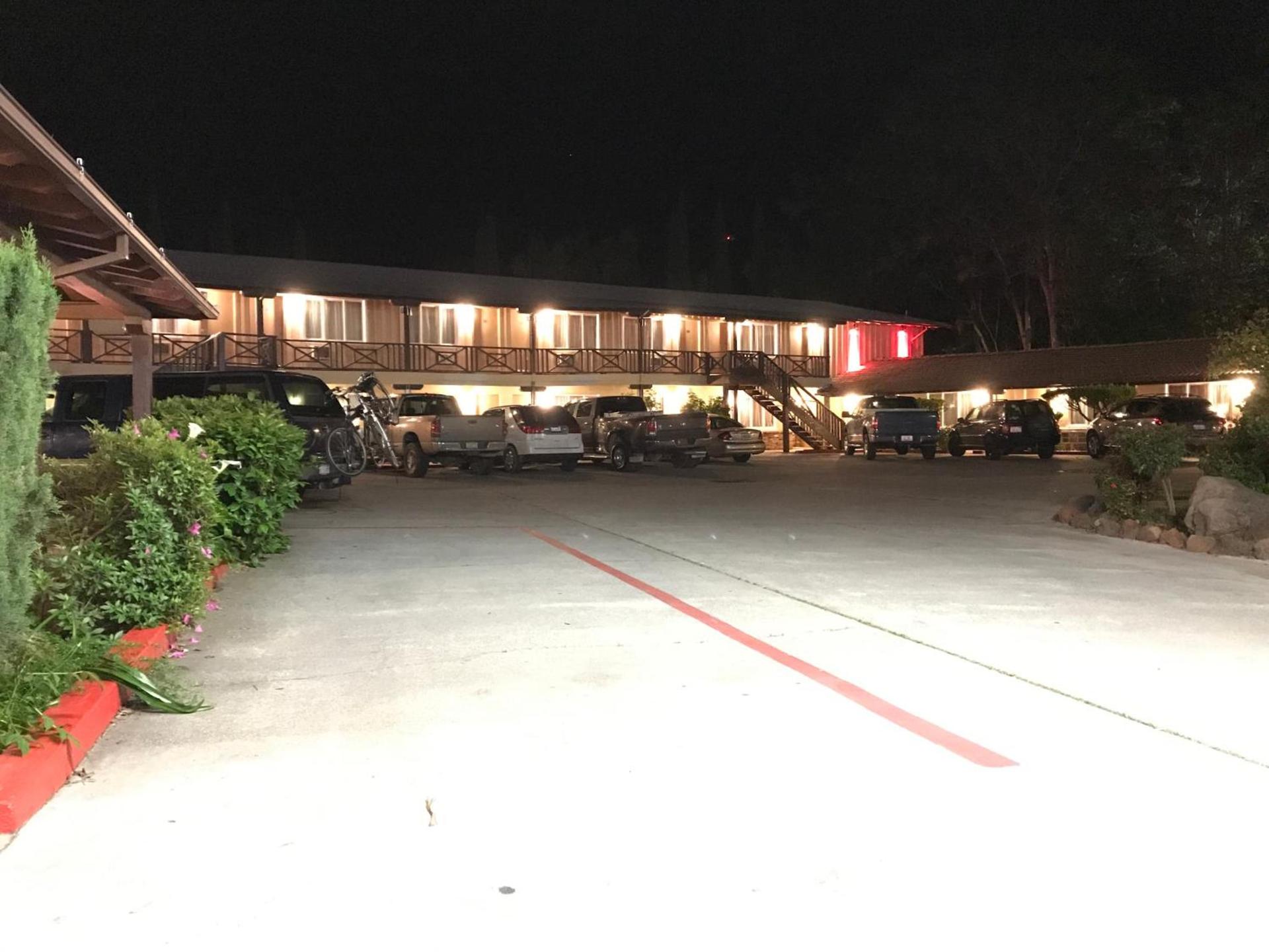 Red Bluff Inn photo 23