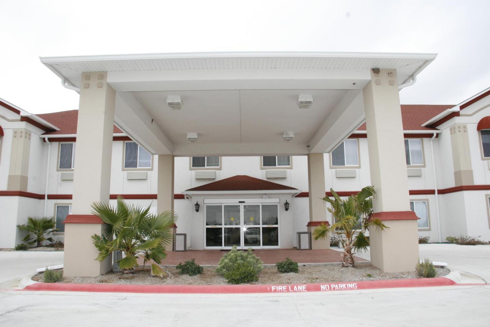 Budget Host Inn and Suites Cameron photo 6