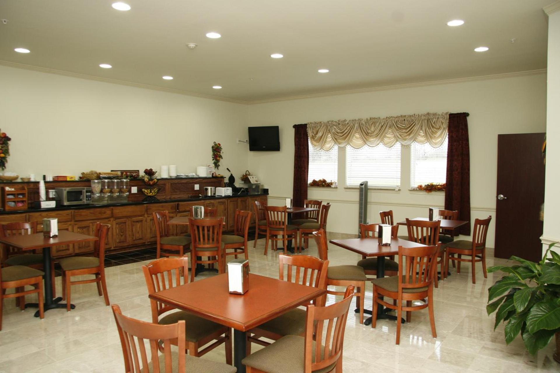 Budget Host Inn and Suites Cameron photo 11