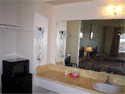 Somerville Inn and Suites photo 17