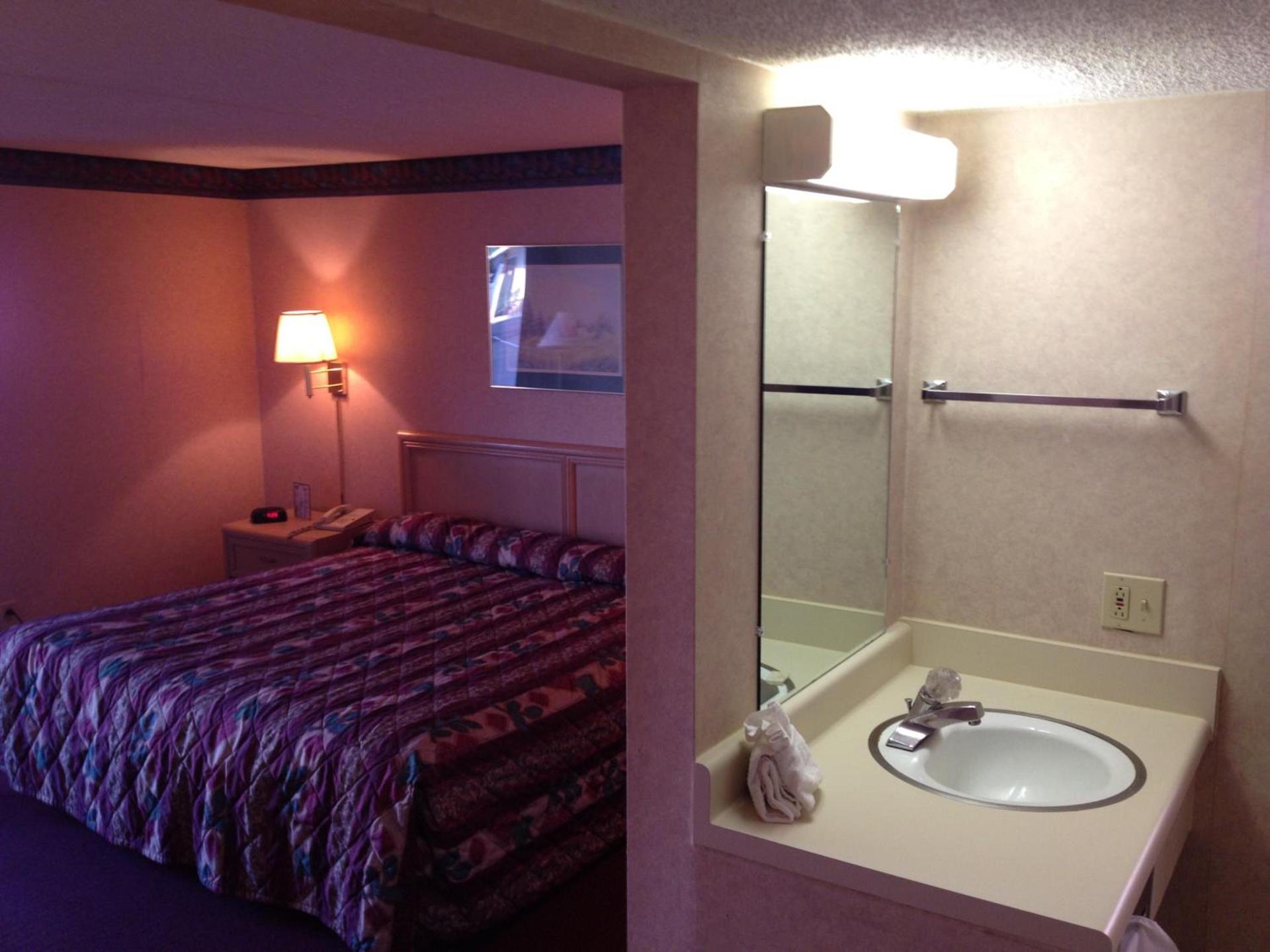 Green Valley Motel photo 17