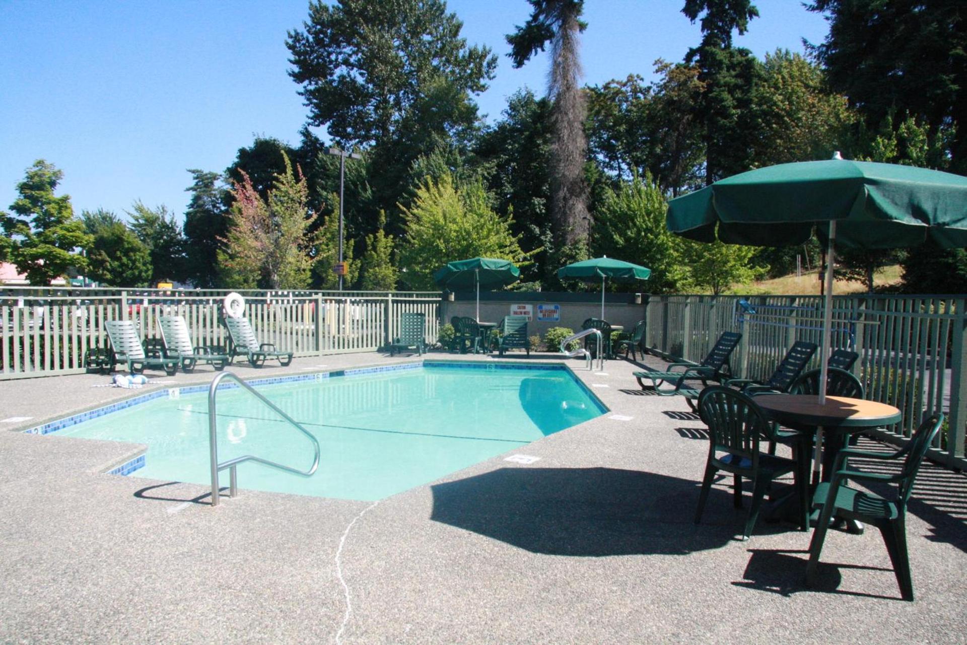 Baymont by Wyndham Seattle/Kirkland WA photo 17