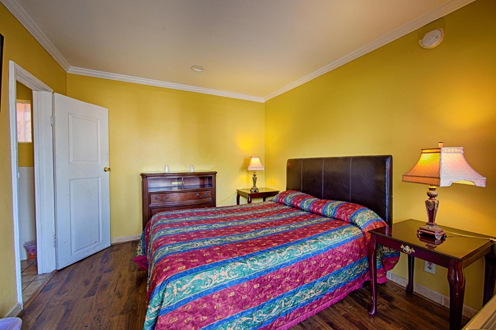 Central Inn Motel photo 7