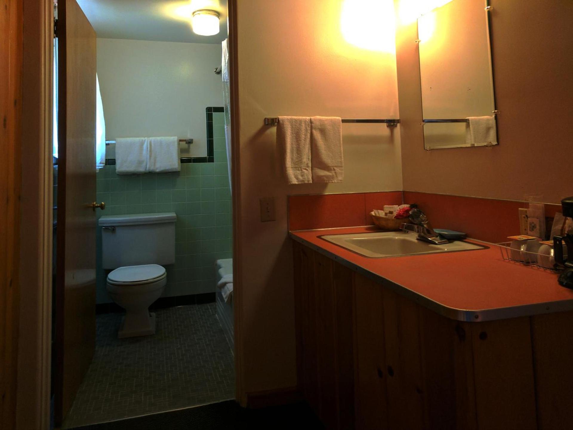 Prospector Motor Lodge photo 17