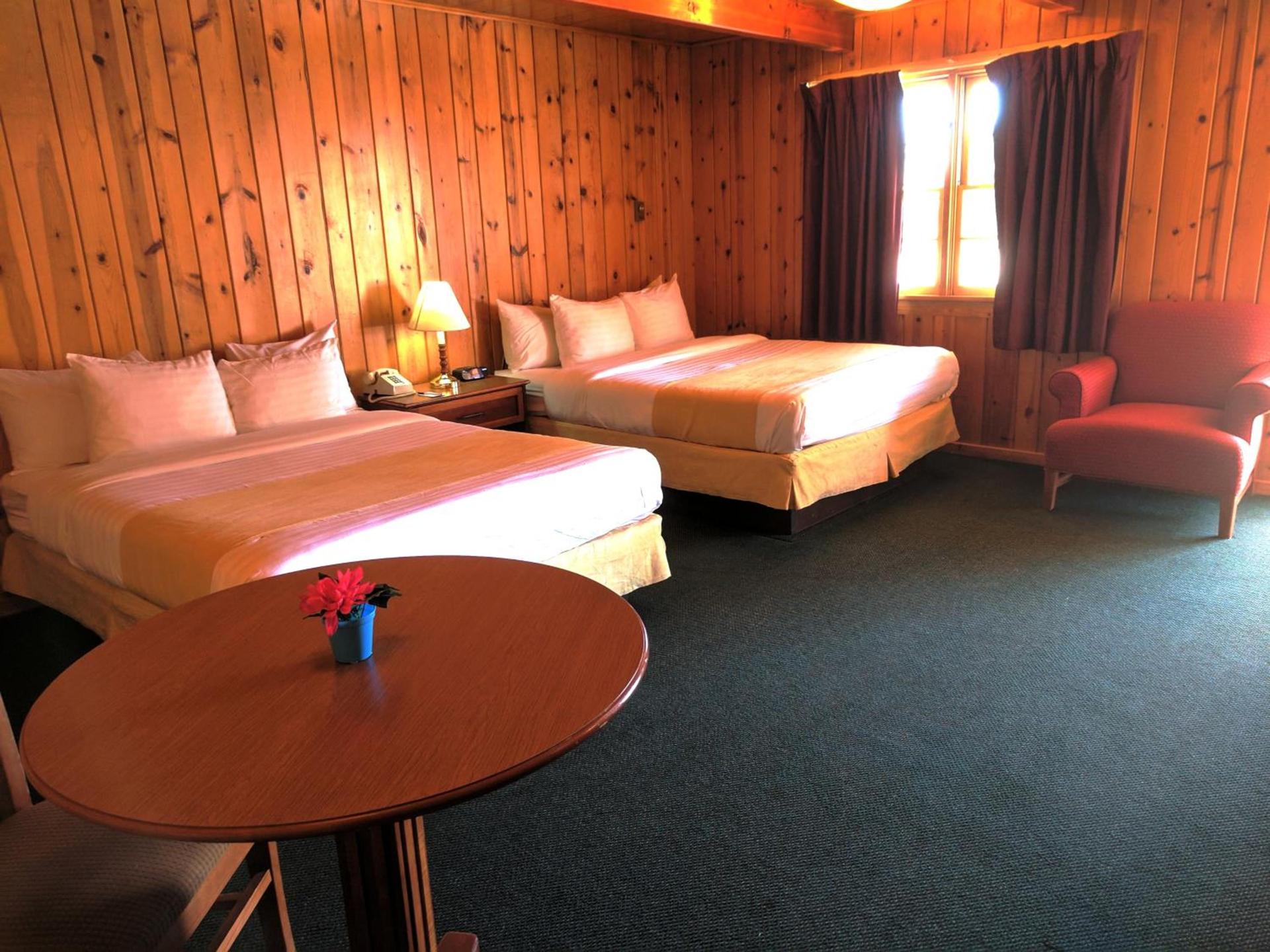 Prospector Motor Lodge photo 9
