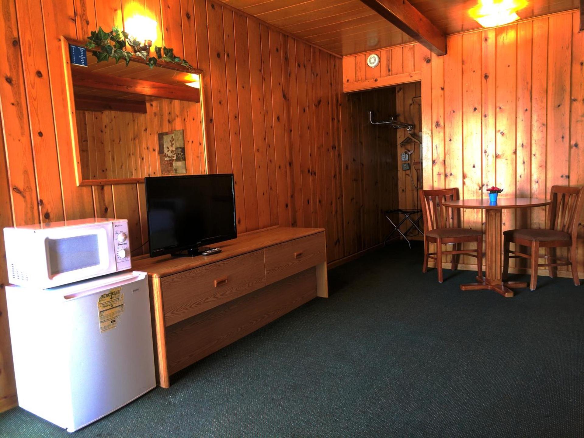 Prospector Motor Lodge photo 7