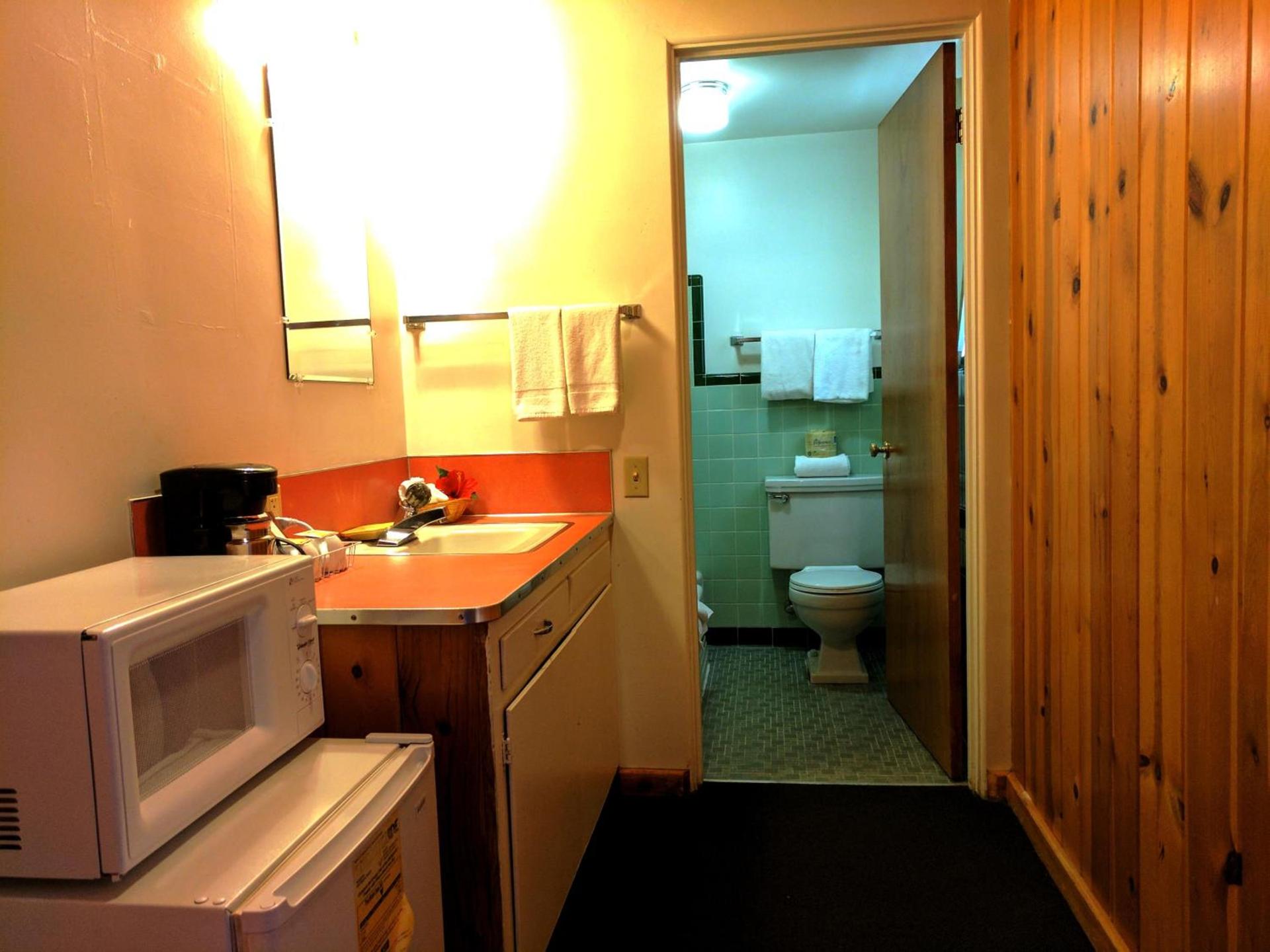 Prospector Motor Lodge photo 5