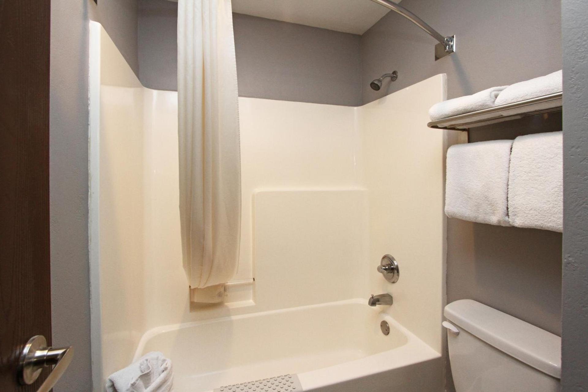 New Victorian Inn - Sioux City photo 9
