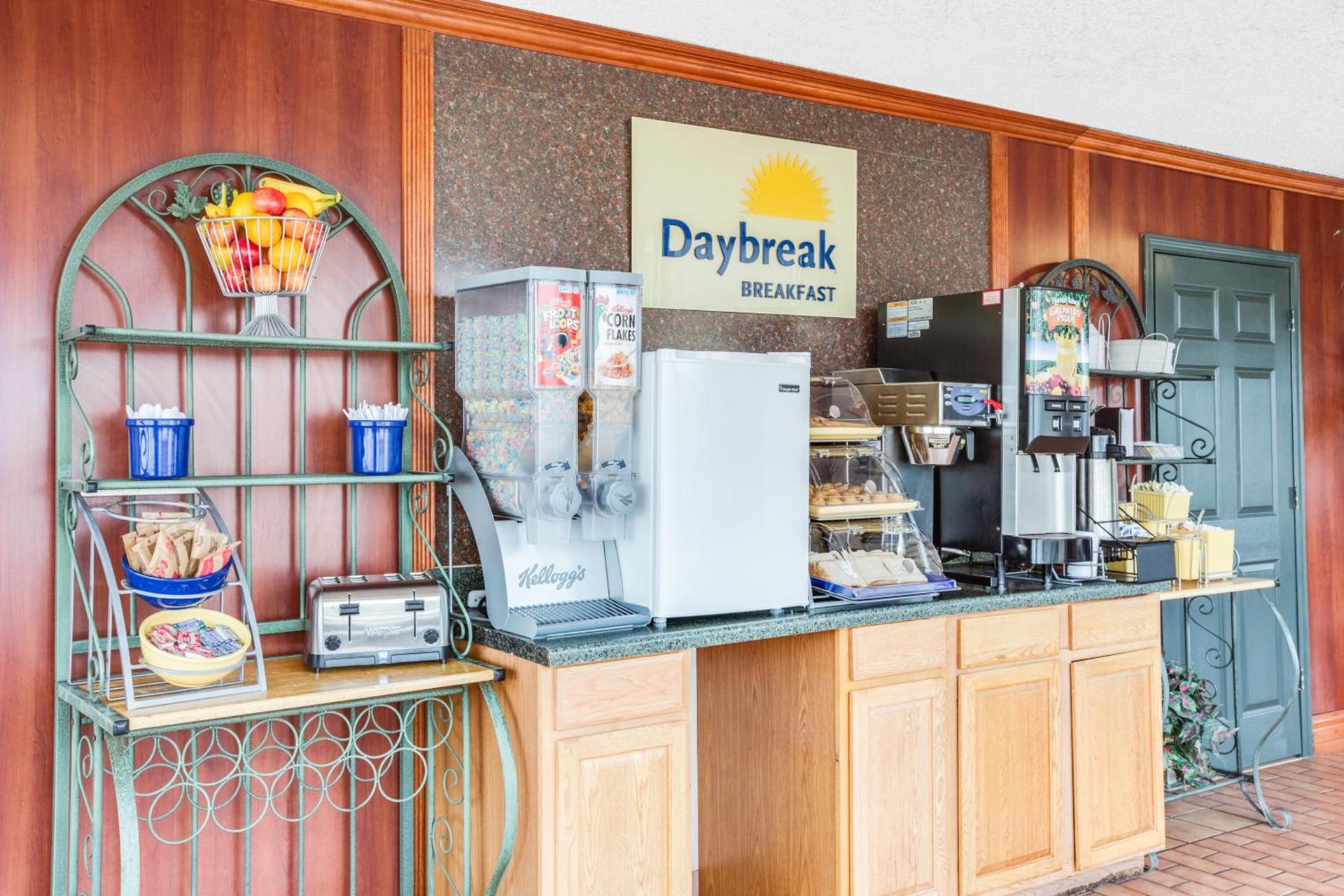 Days Inn by Wyndham Newport photo 27