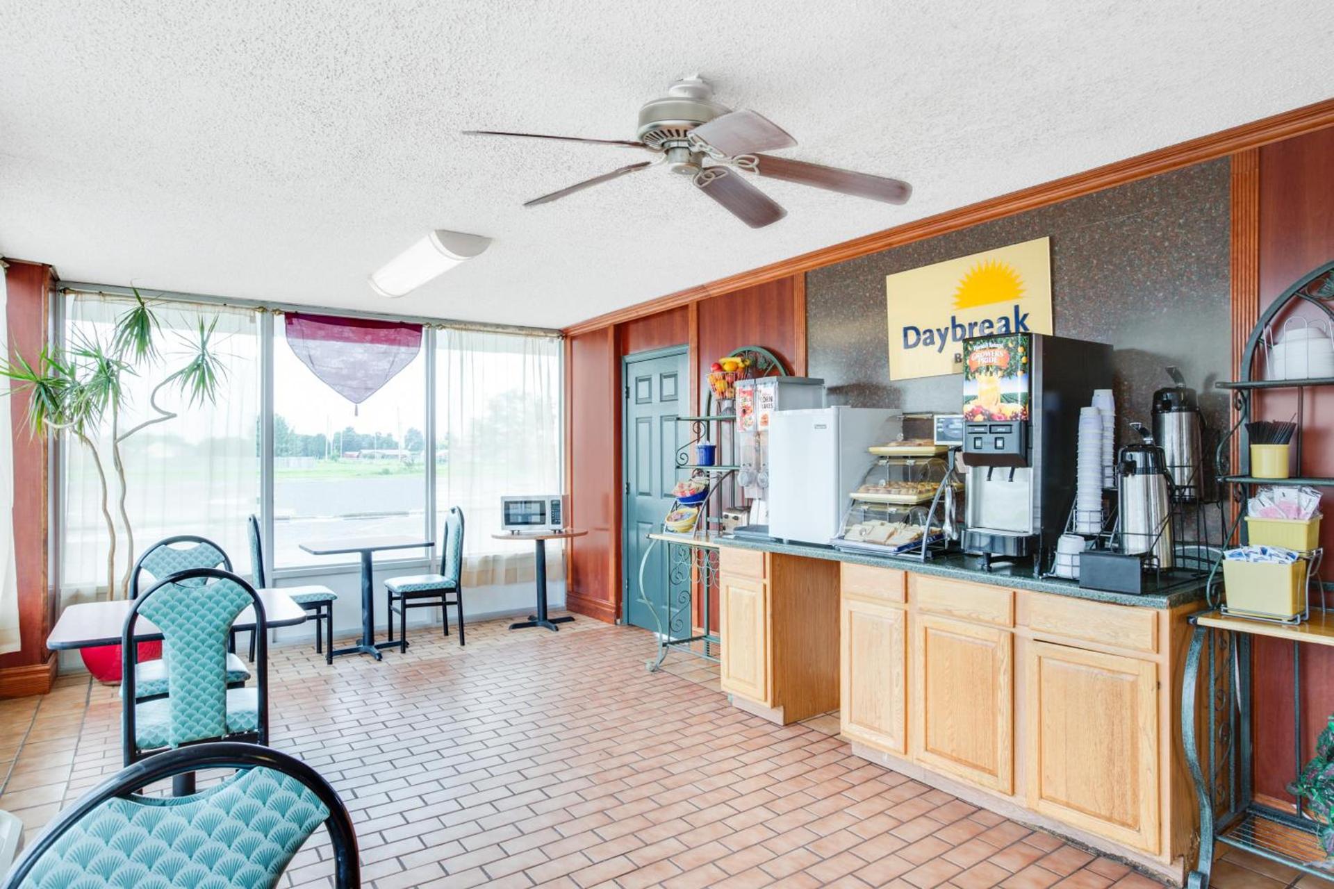 Days Inn by Wyndham Newport photo 21