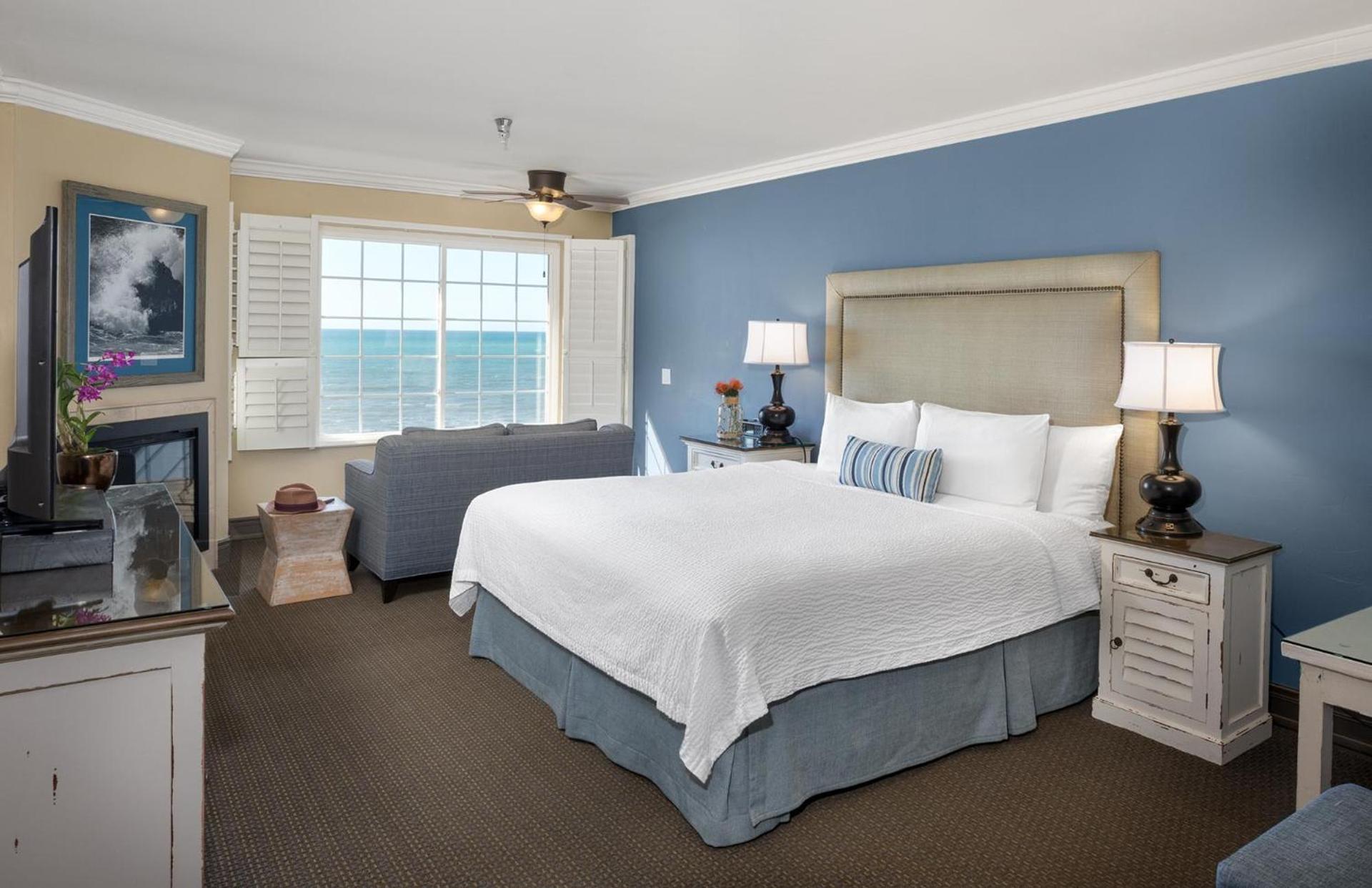 Sand Pebbles Inn photo 4