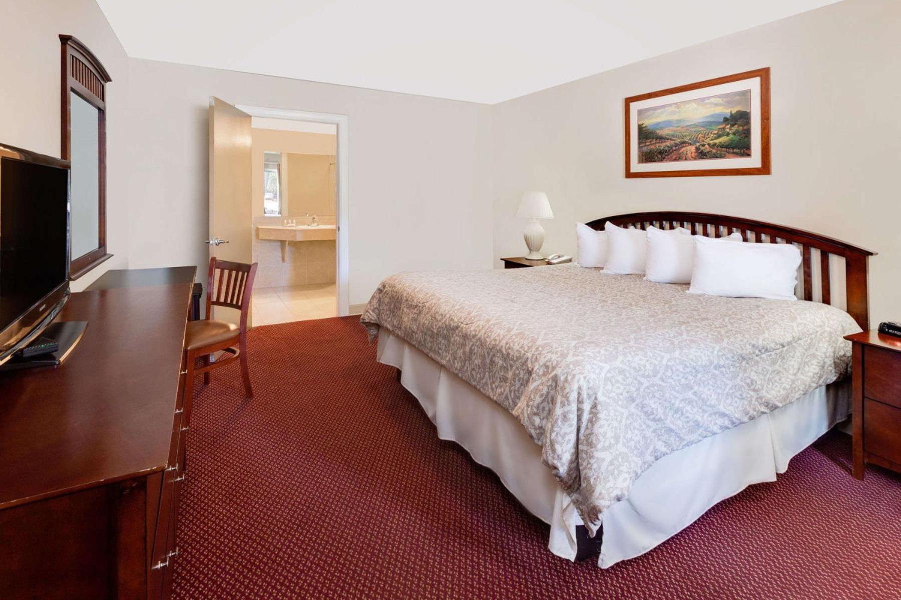 Super 8 by Wyndham Traverse City photo 6
